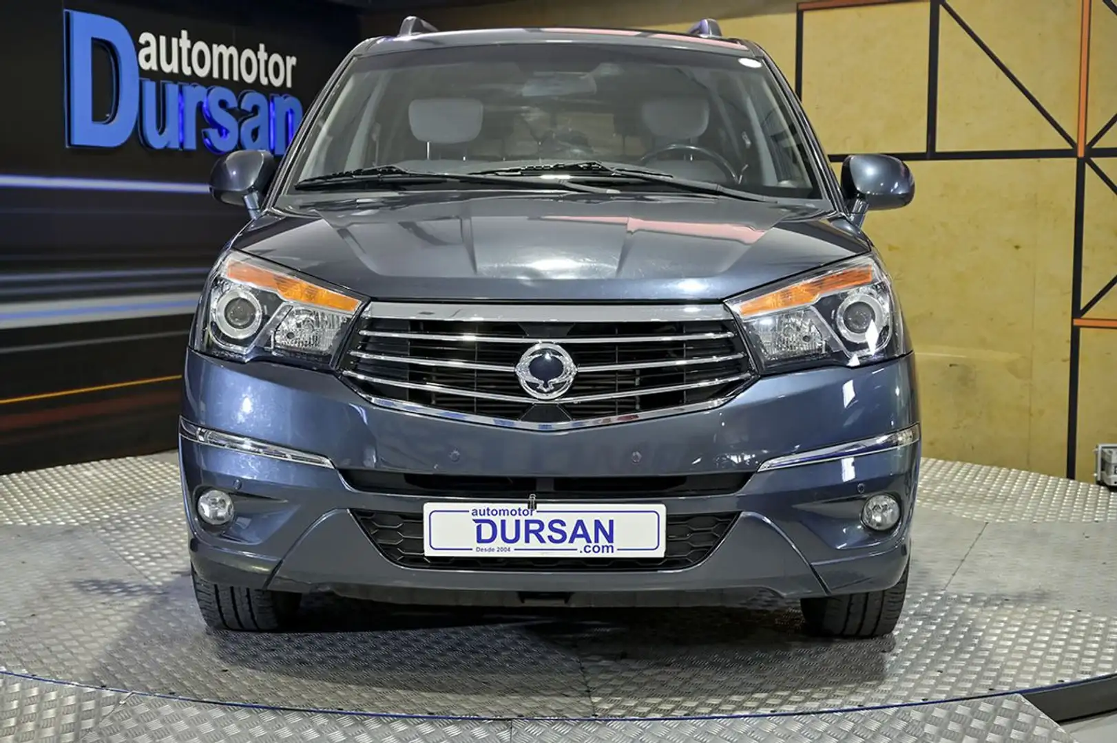 SsangYong Rodius D22T Limted Gris - 2