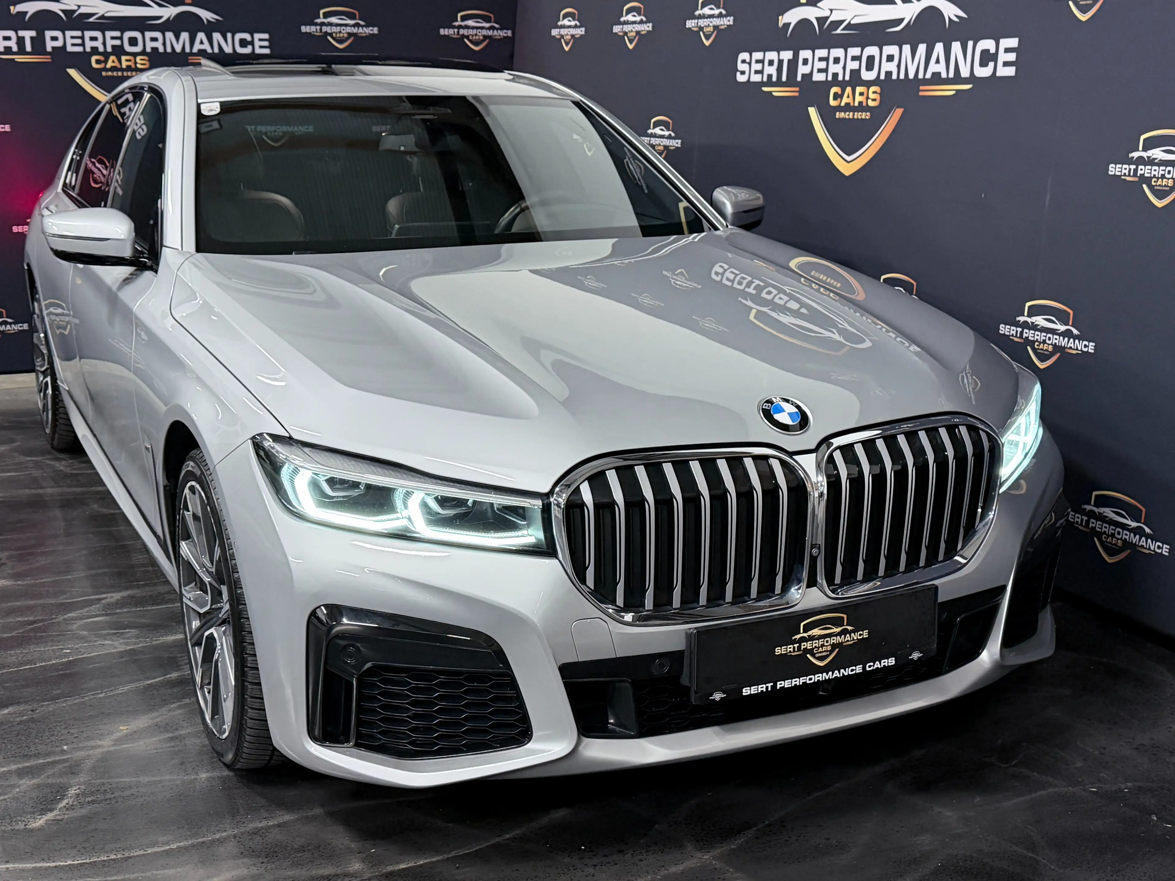 BMW 740 740 d xDrive ** M-Paket ** — photo 11