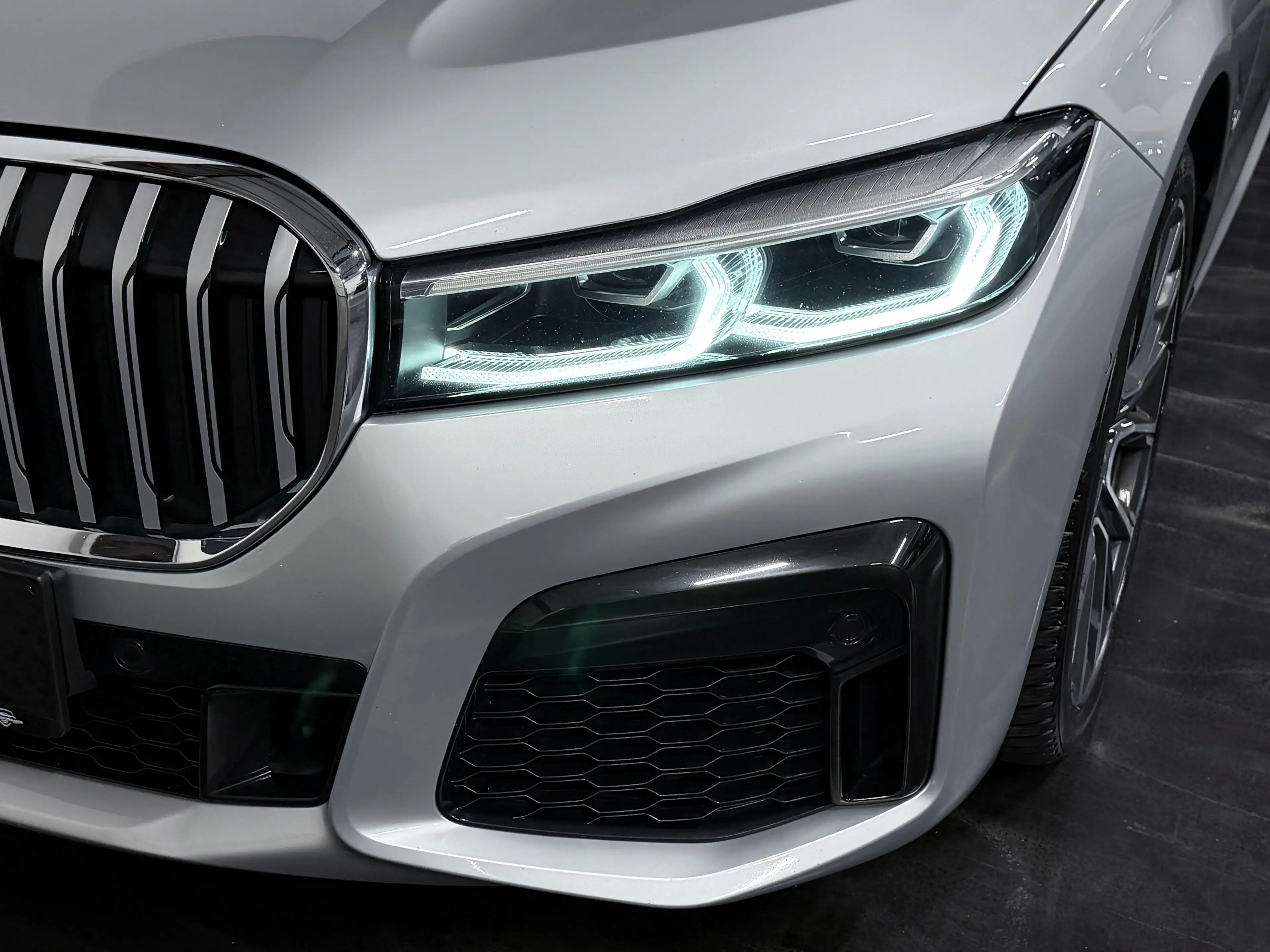 BMW 740 740 d xDrive ** M-Paket ** — photo 9