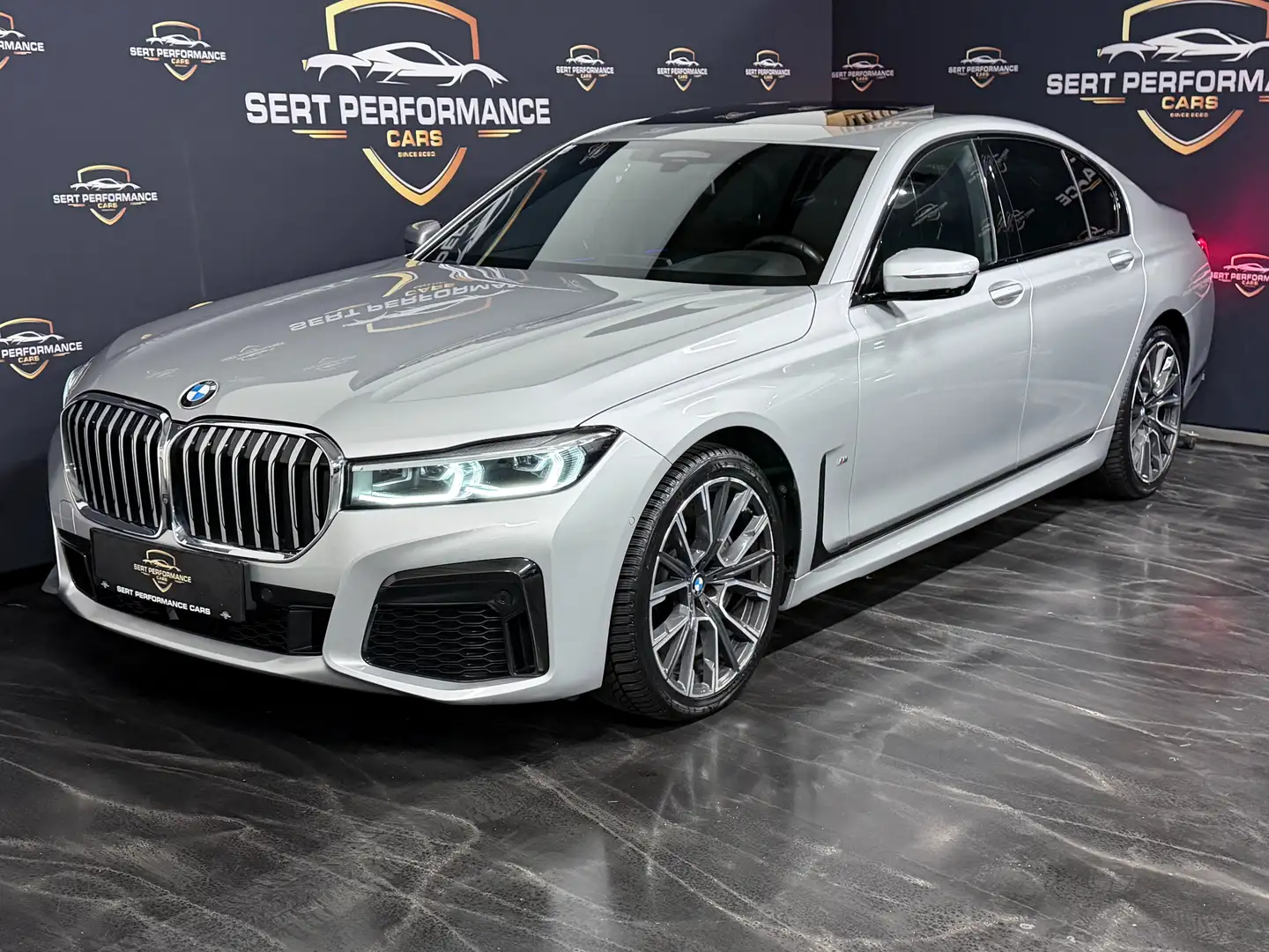 BMW 740 740 d xDrive ** M-Paket ** Grau - 1