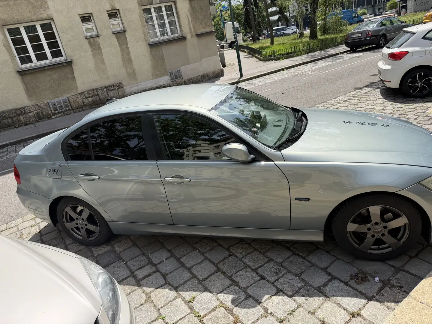 BMW 318 BMW 3er-Reihe BMW E90 318d N47 Limousine - 2