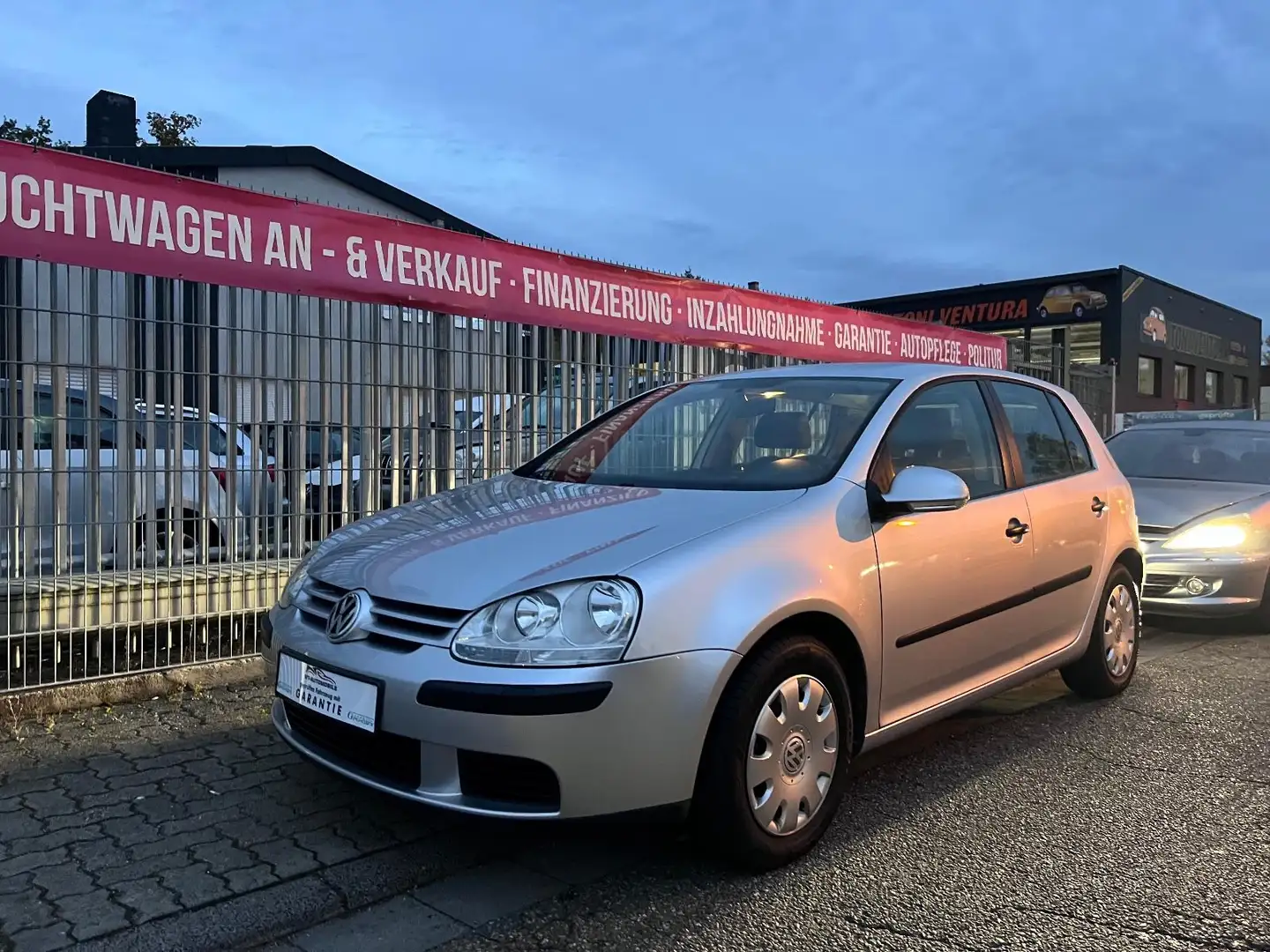 Volkswagen Golf V Lim. Trendline TÜV NEU Garantie Argent - 2
