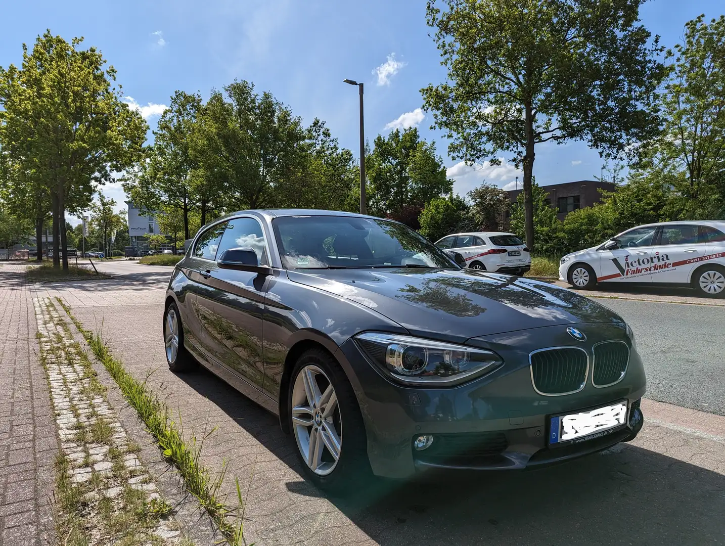 BMW 125 1er (3-Türer) 125i Šedá - 2