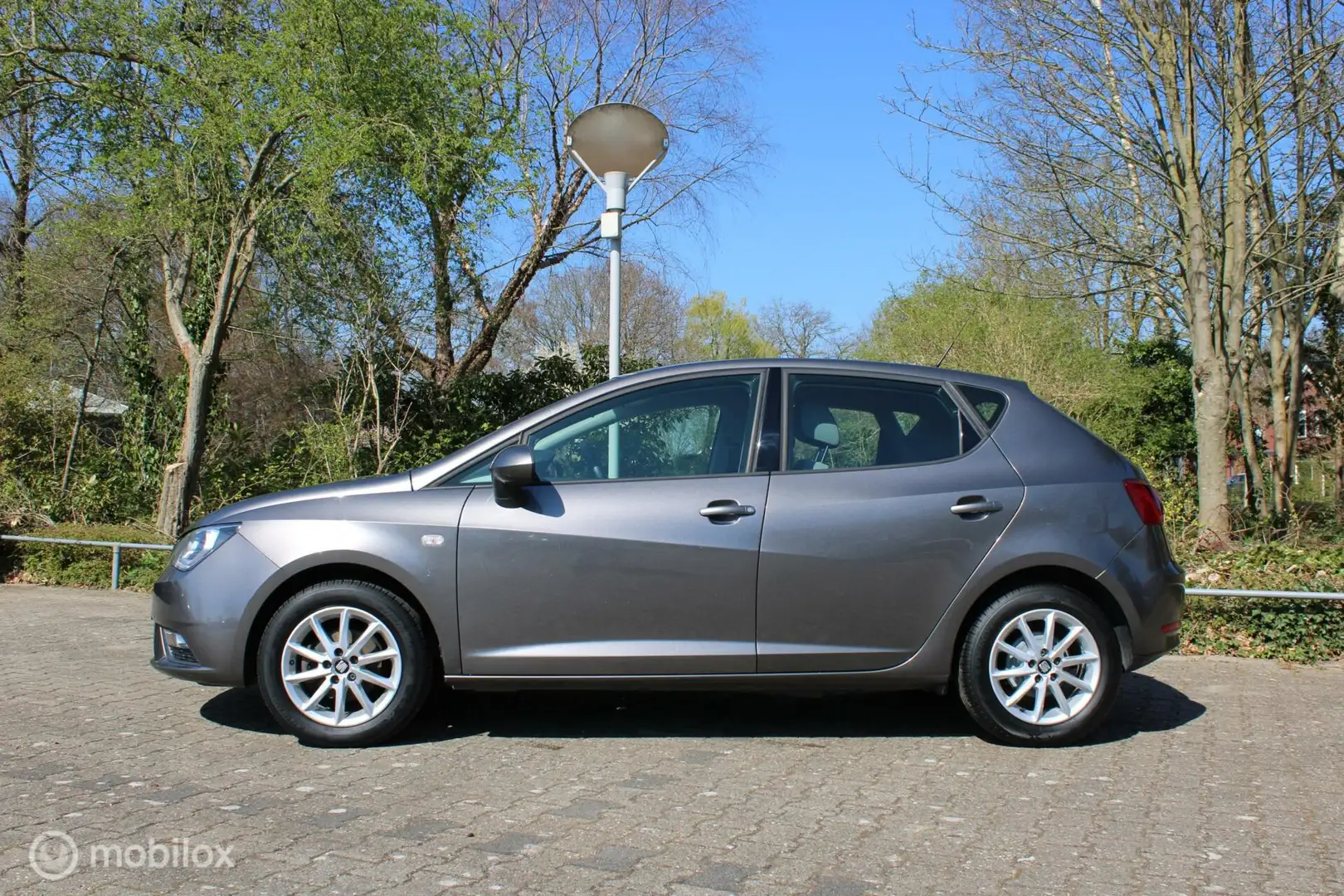SEAT Ibiza 1.2 TSI Style, Parkeersensor achter, Bluetooth, Ra Gris - 2