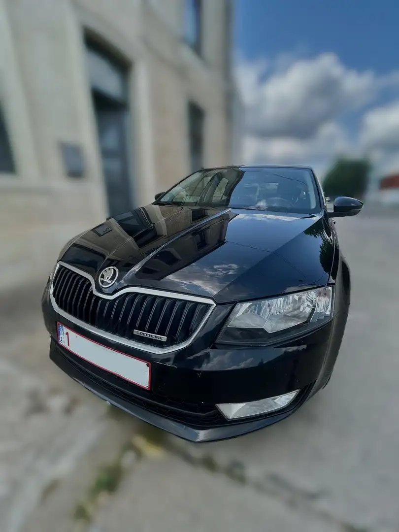 Skoda Octavia Octavia 1.6 CR TDi Ambition Zwart - 1