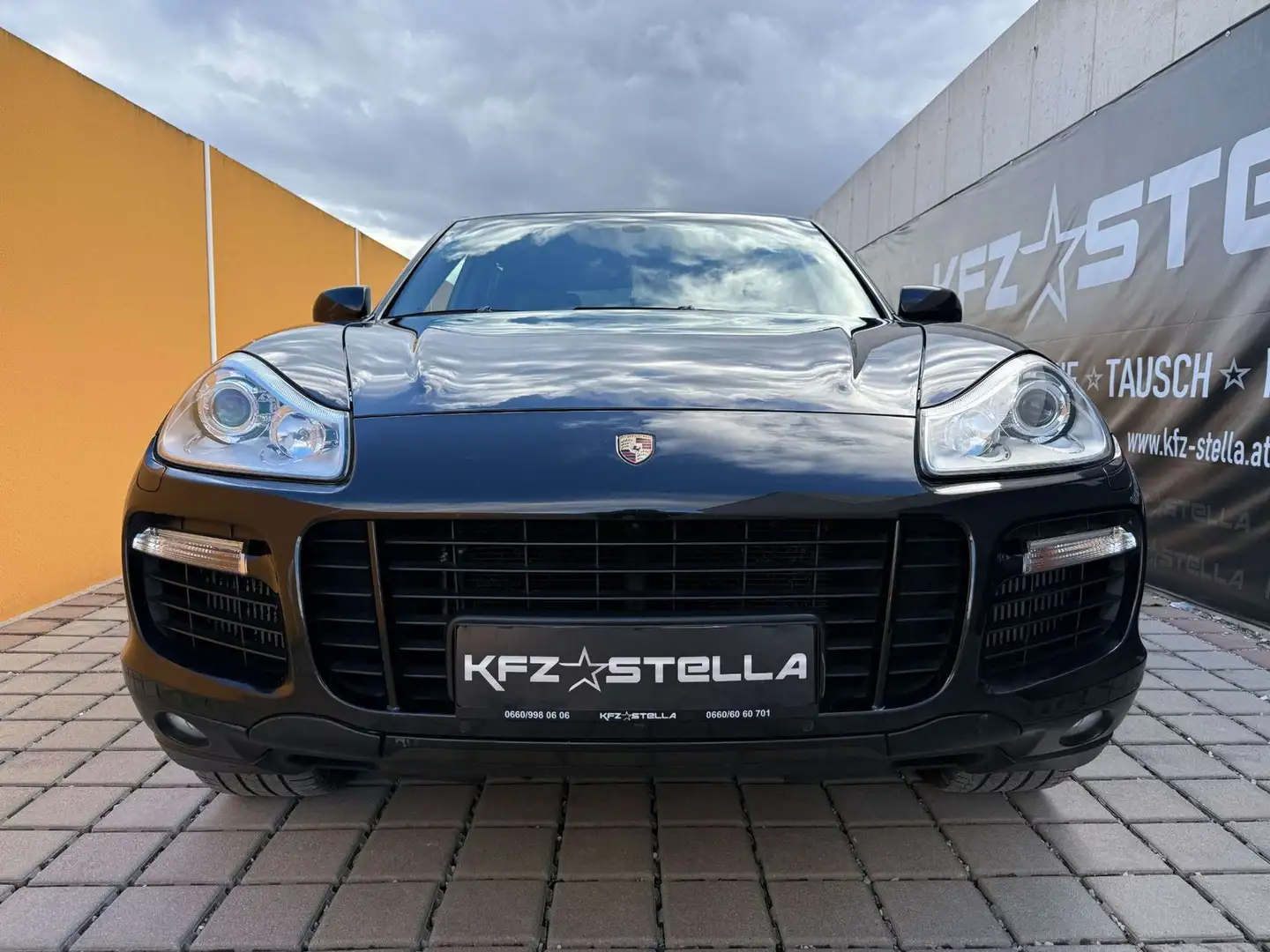 Porsche Cayenne Turbo - 2