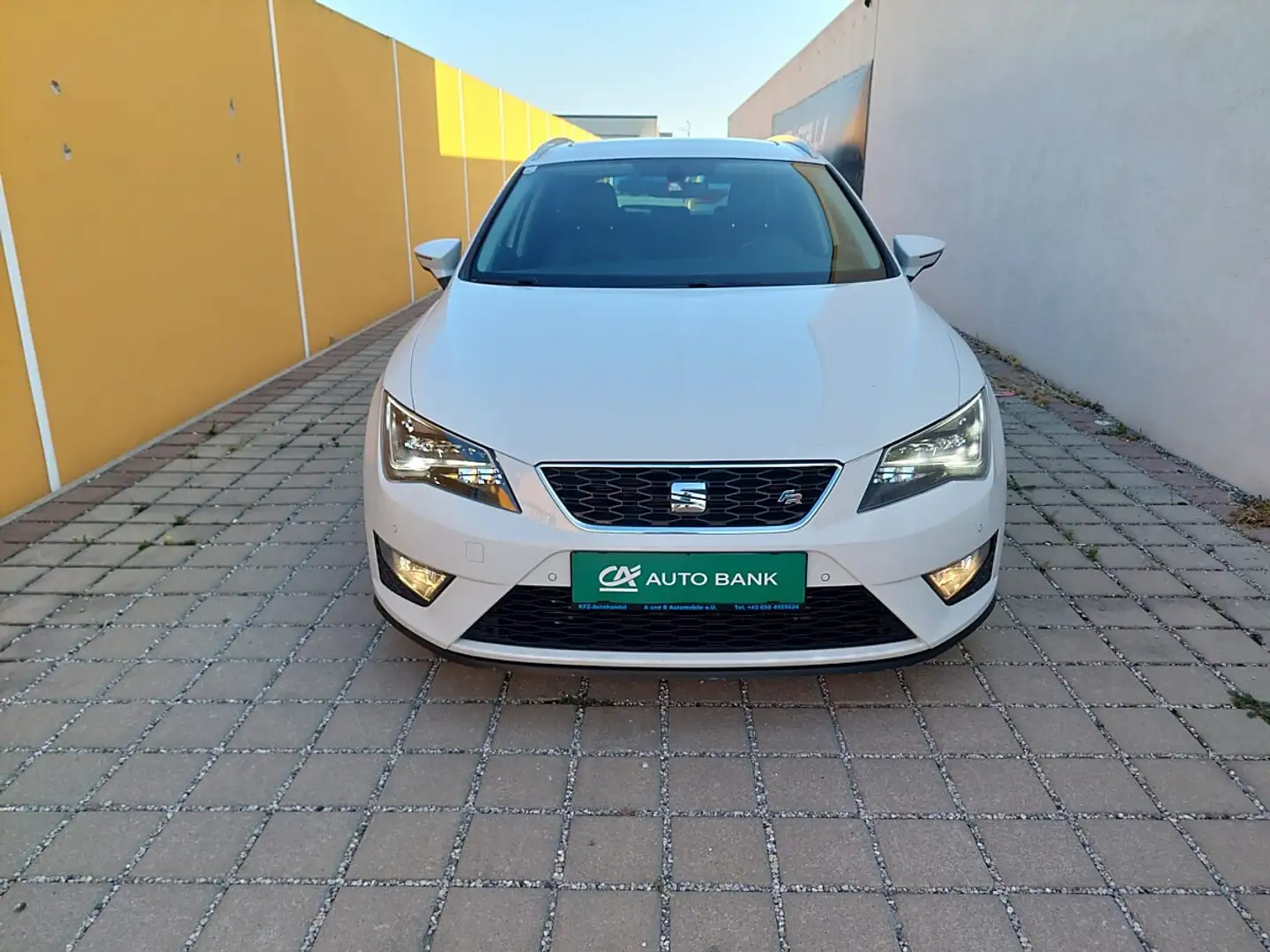 SEAT Leon ST FR 2,0 TDI CR 4Drive Finanzierung möglich Weiß - 2