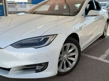 S P85D Performance