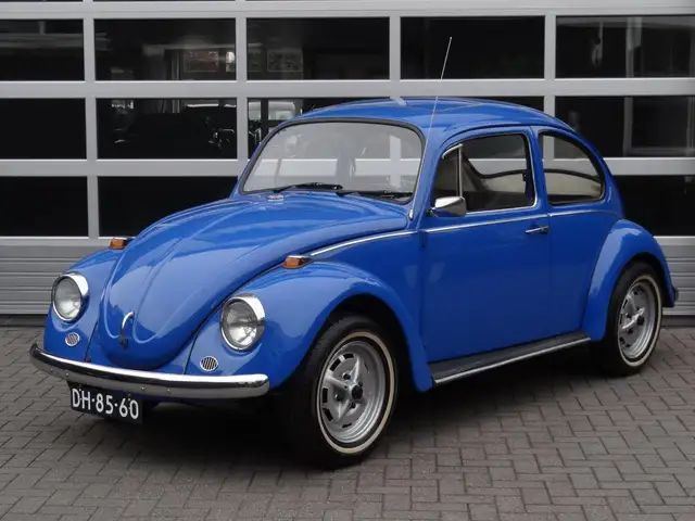 Volkswagen Kever 1200 , met schuifdak af fabriek. Zeer mooie staat