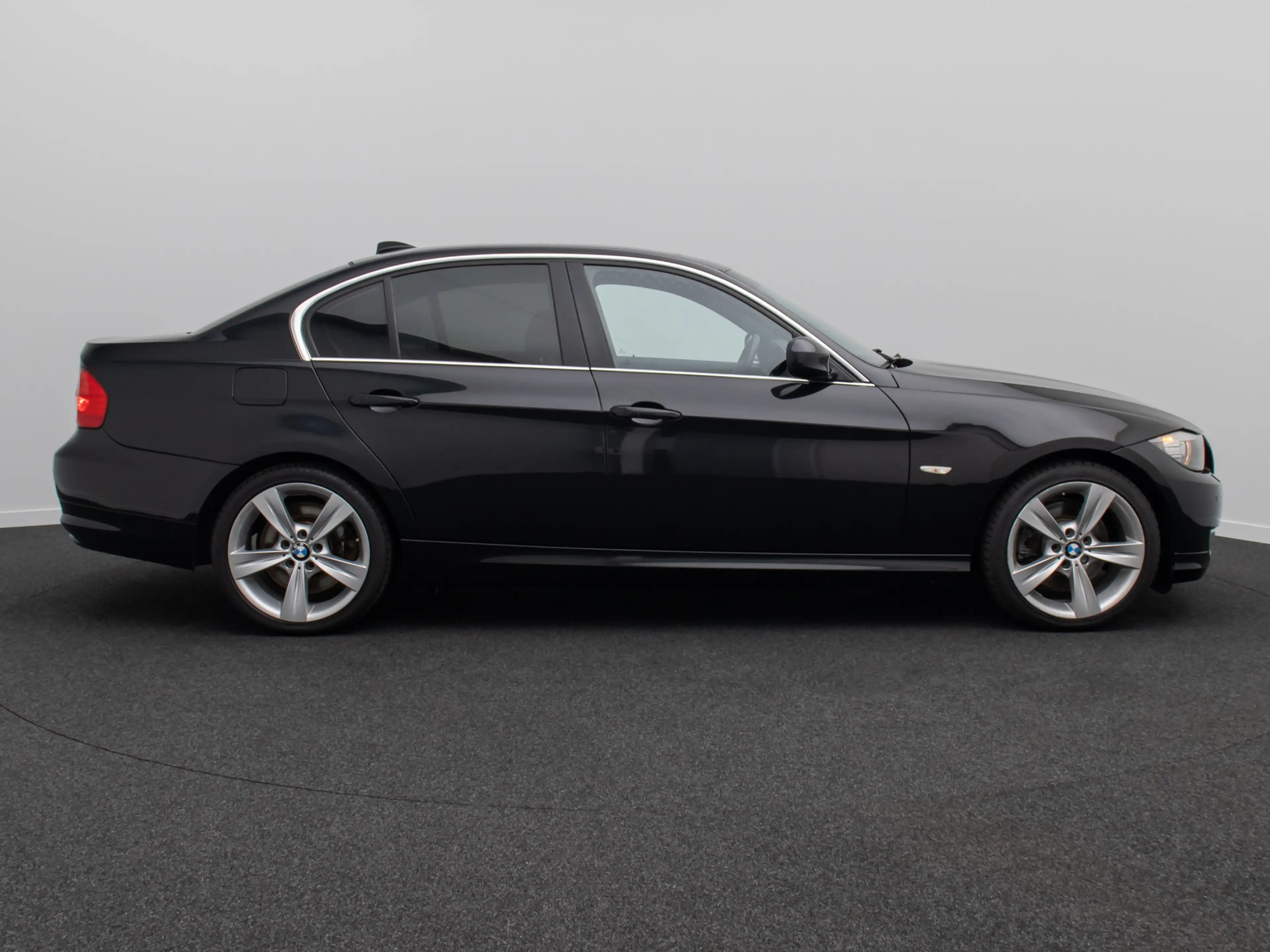 BMW 325 GeschwindigReg Xenon PDC Alarm HiFi Leder — photo 5