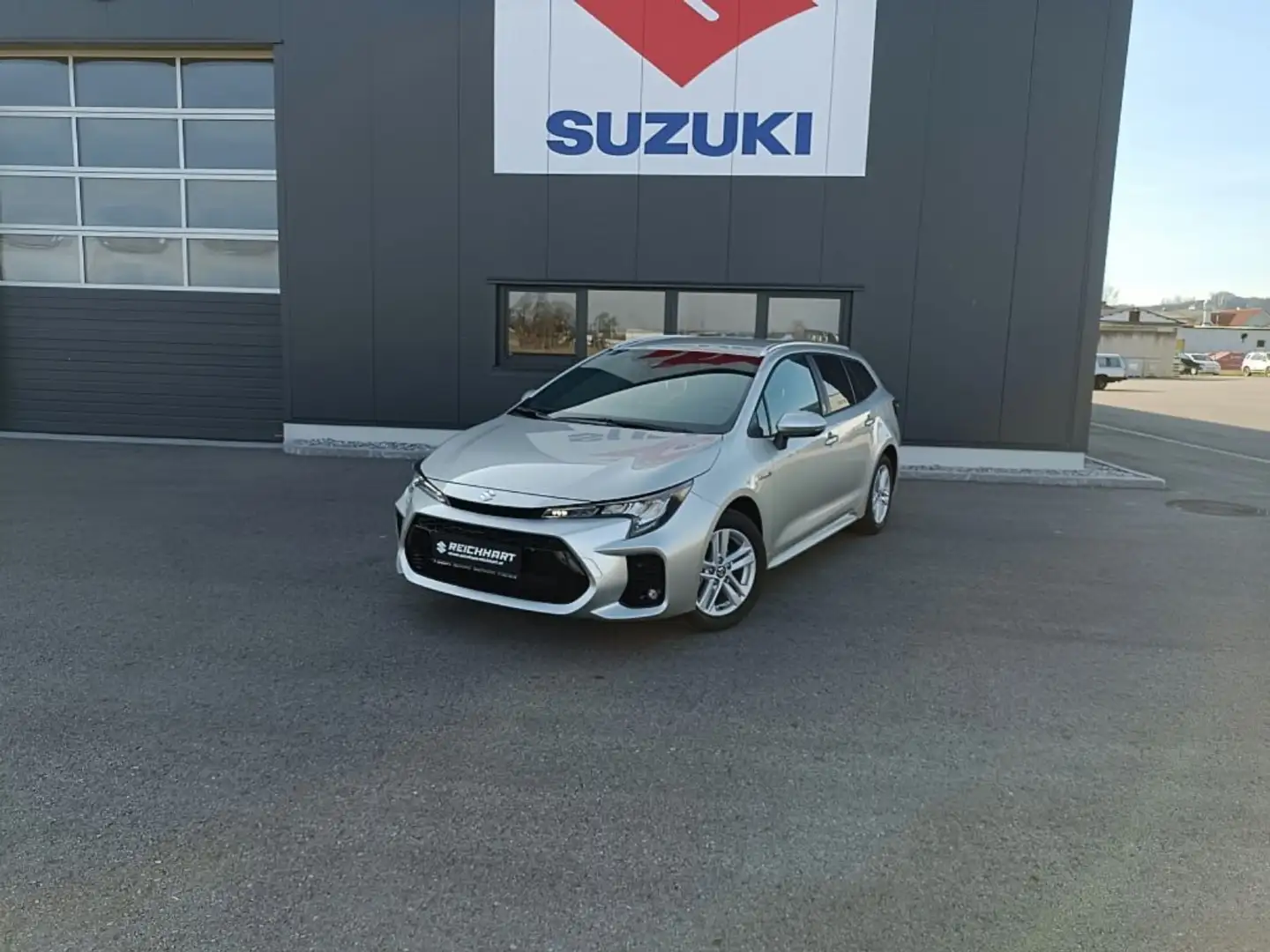 Suzuki Swace 1,8 GL HEV Silber - 1