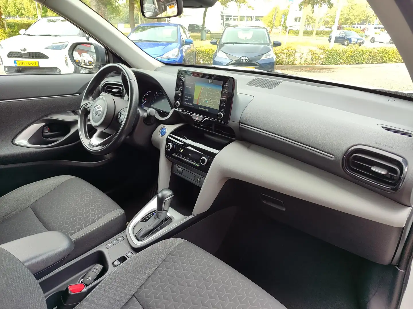 Toyota Yaris Cross 1.5 Hybrid BUSINESS PLUS KEYLESS NAVI PARK-SENSORE Blanc - 2