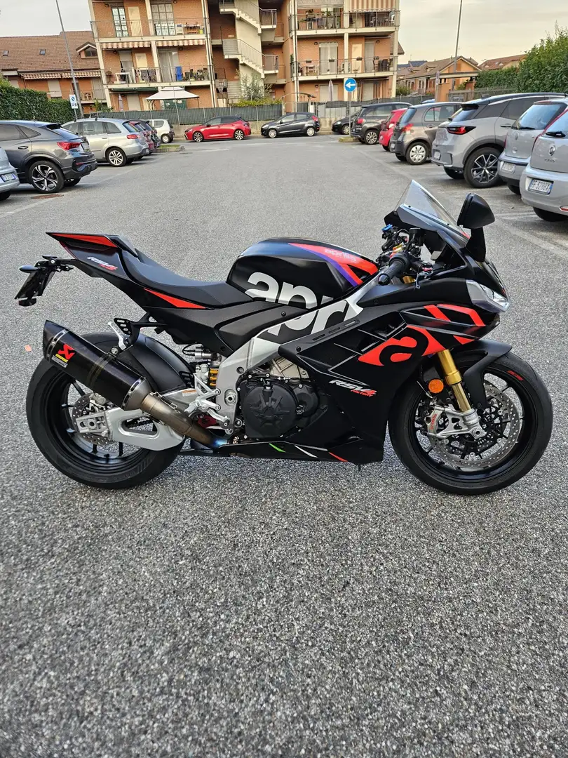 Aprilia RSV4 Factory Negro - 1