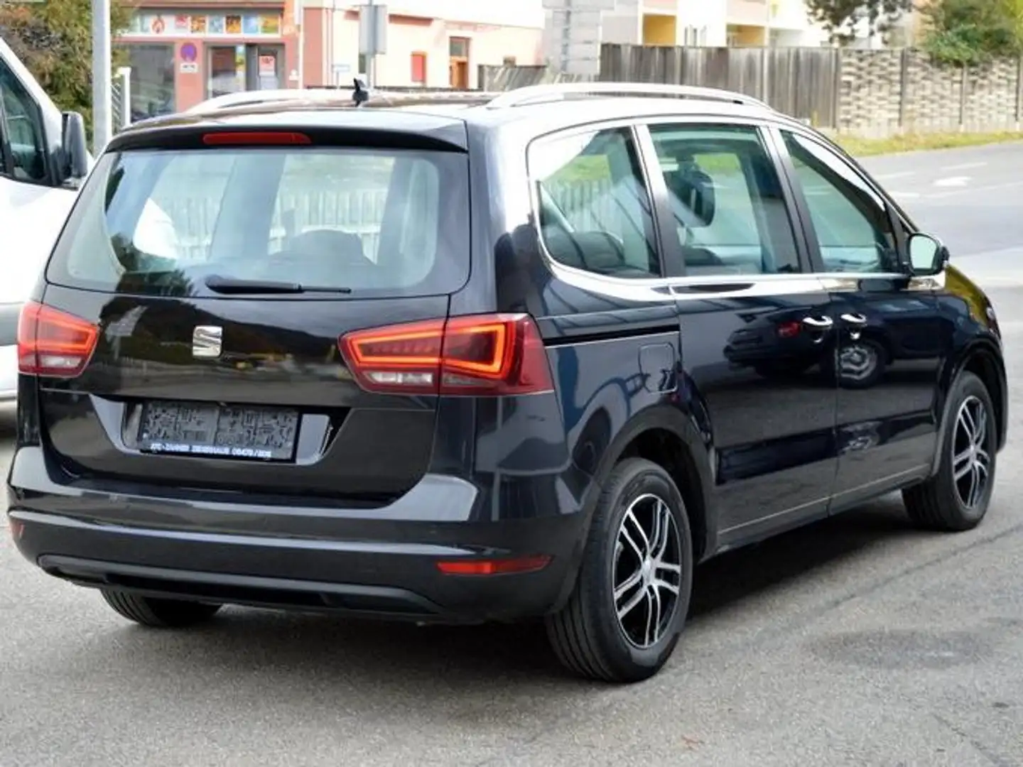SEAT Alhambra 2.0TDI Allrad Executive Schwarz - 2