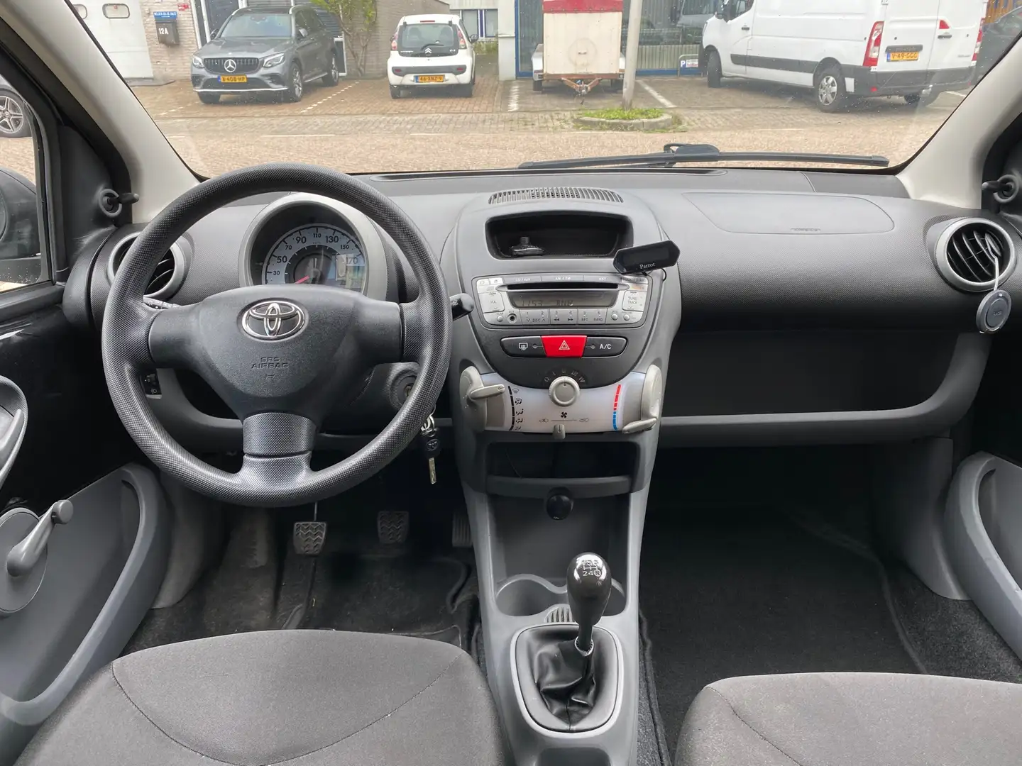 Toyota Aygo 1.0-12V/5drs/ nap/ dealeronderhouden/ 1jaar apk/ a Schwarz - 2