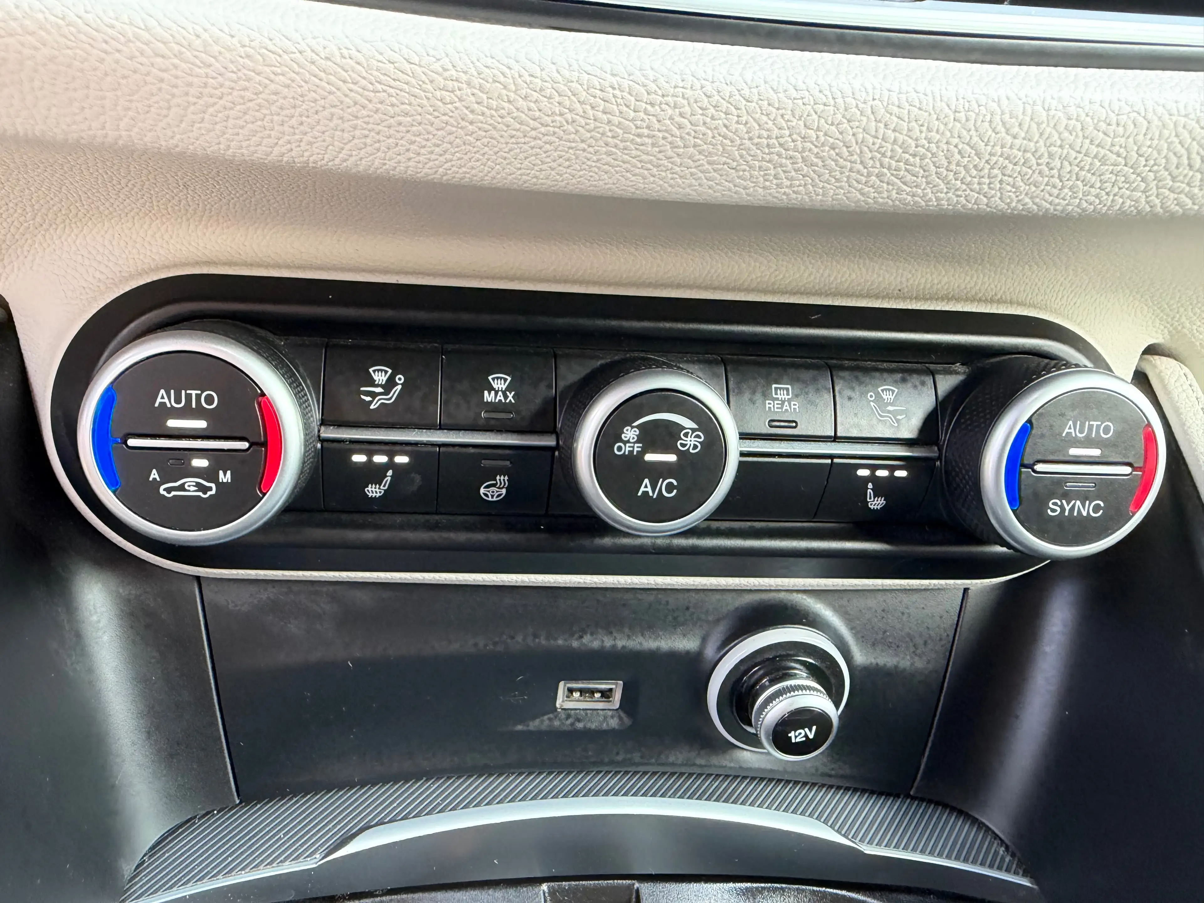 Alfa Romeo Stelvio Stelvio 2.2 JTD Lusso*Garantie 1an*Carpass* — photo 12