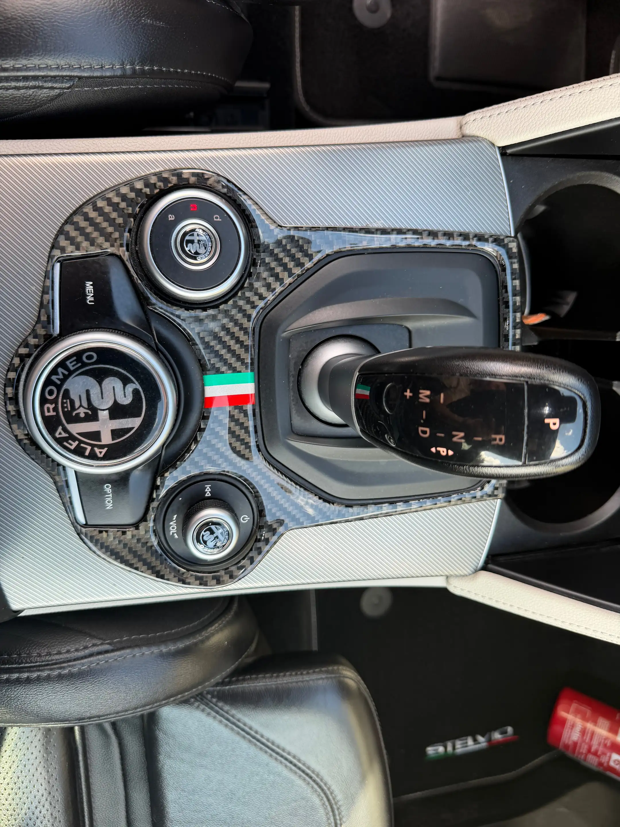 Alfa Romeo Stelvio Stelvio 2.2 JTD Lusso*Garantie 1an*Carpass* — photo 13
