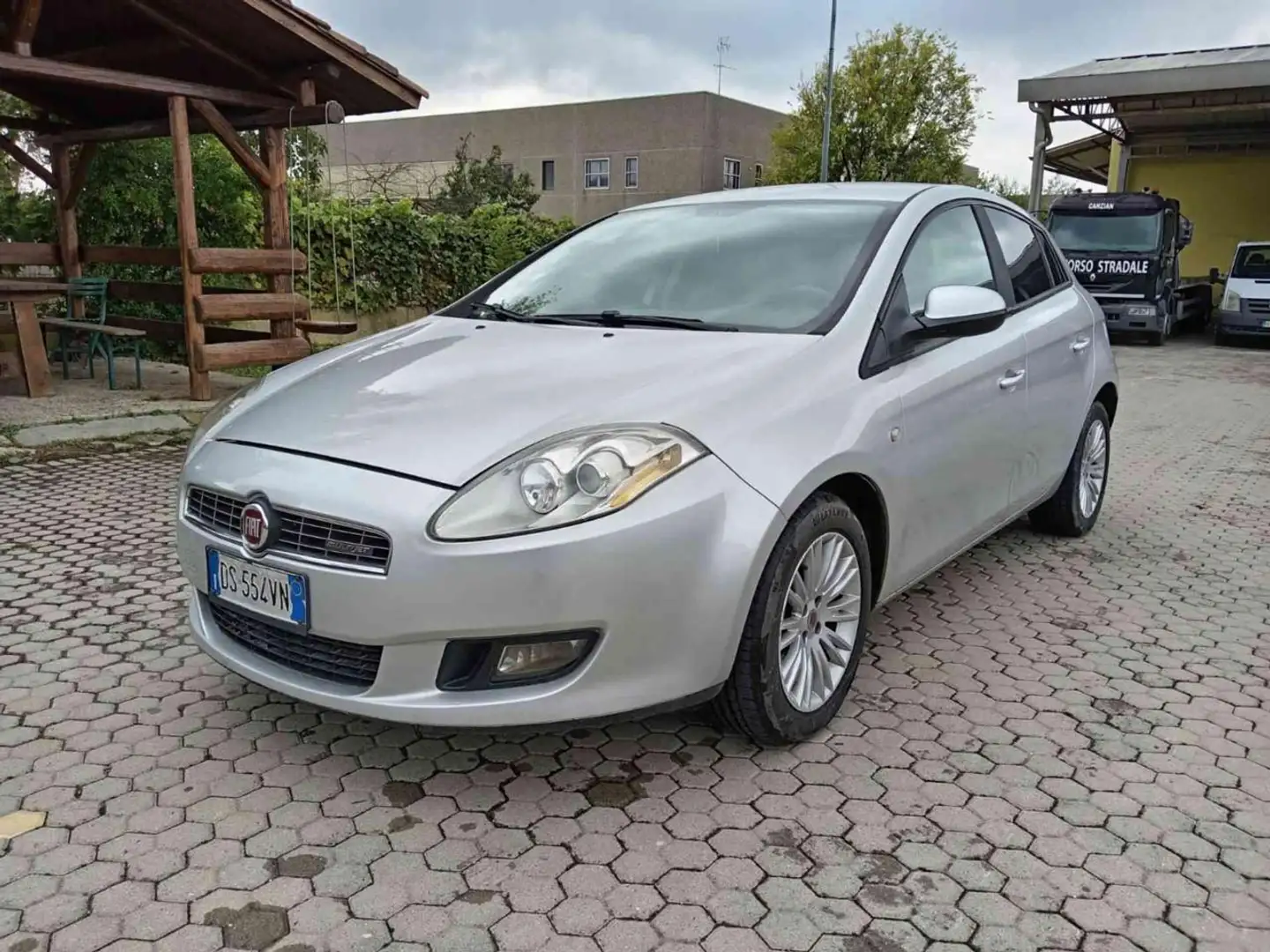 Fiat Bravo 1.6 MJT ANNO 30/08/2008 Gris - 2