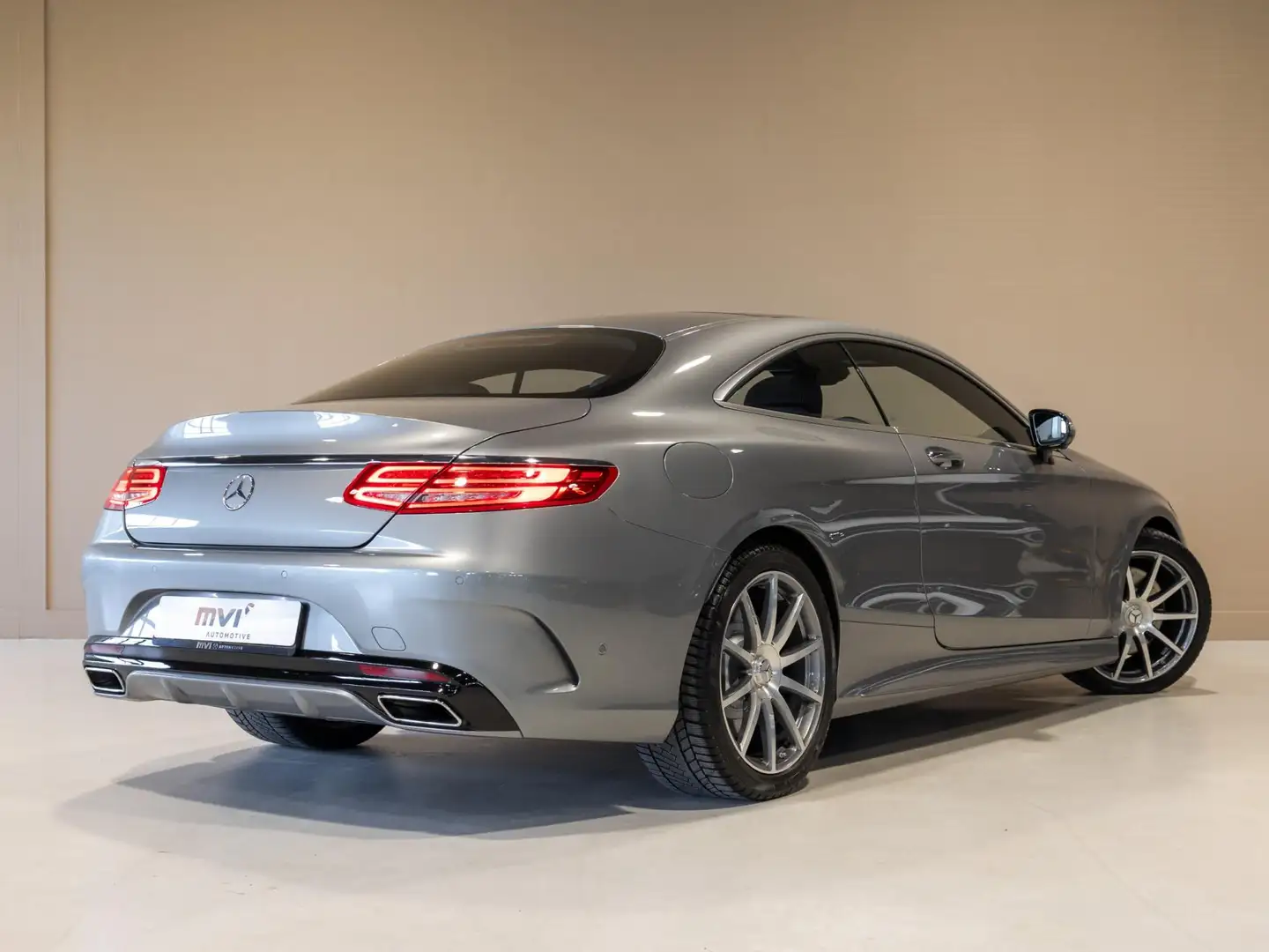 Mercedes-Benz S 500 Coupé 4Matic Line: AMG / 456pk / Nachtzicht assist Grijs - 2