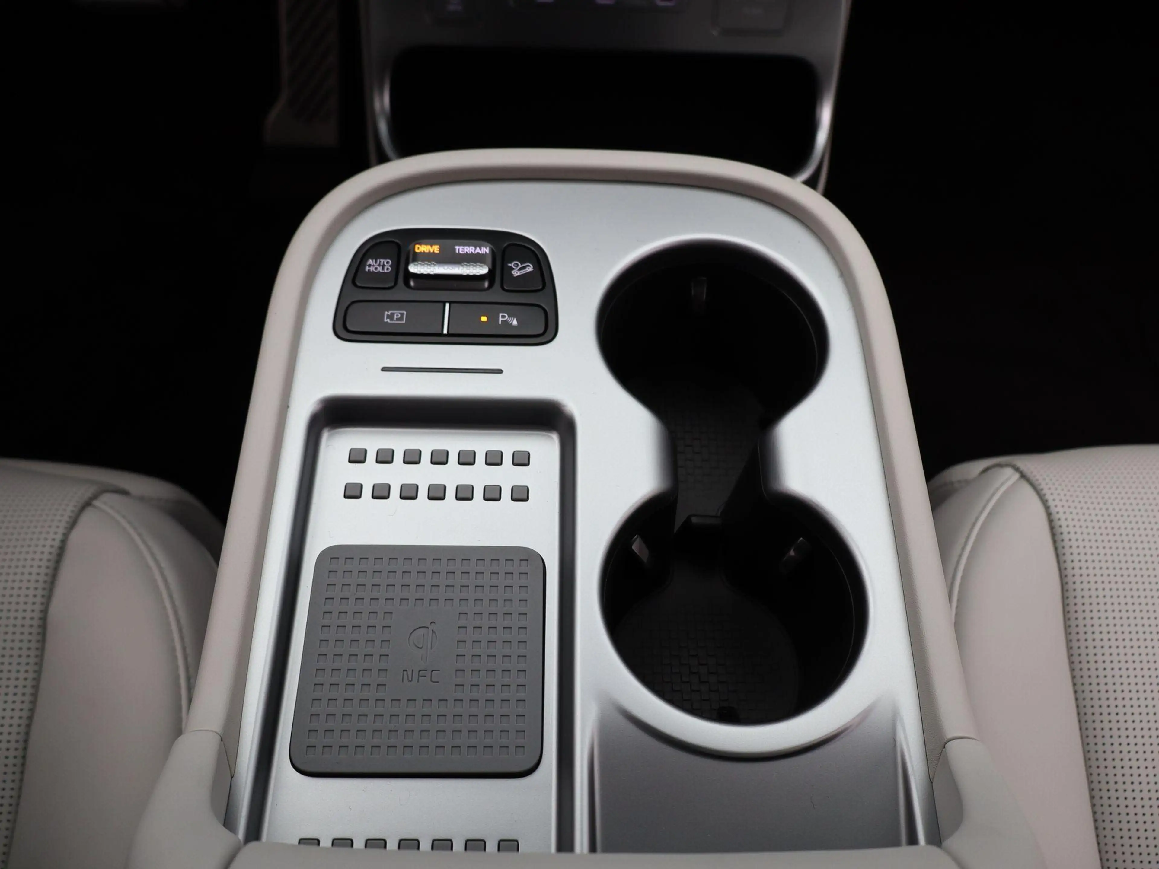 Hyundai IONIQ 9 Lounge AWD+ 6p. 110.3 kWh | Camerabeeld Buitenspie — photo 11