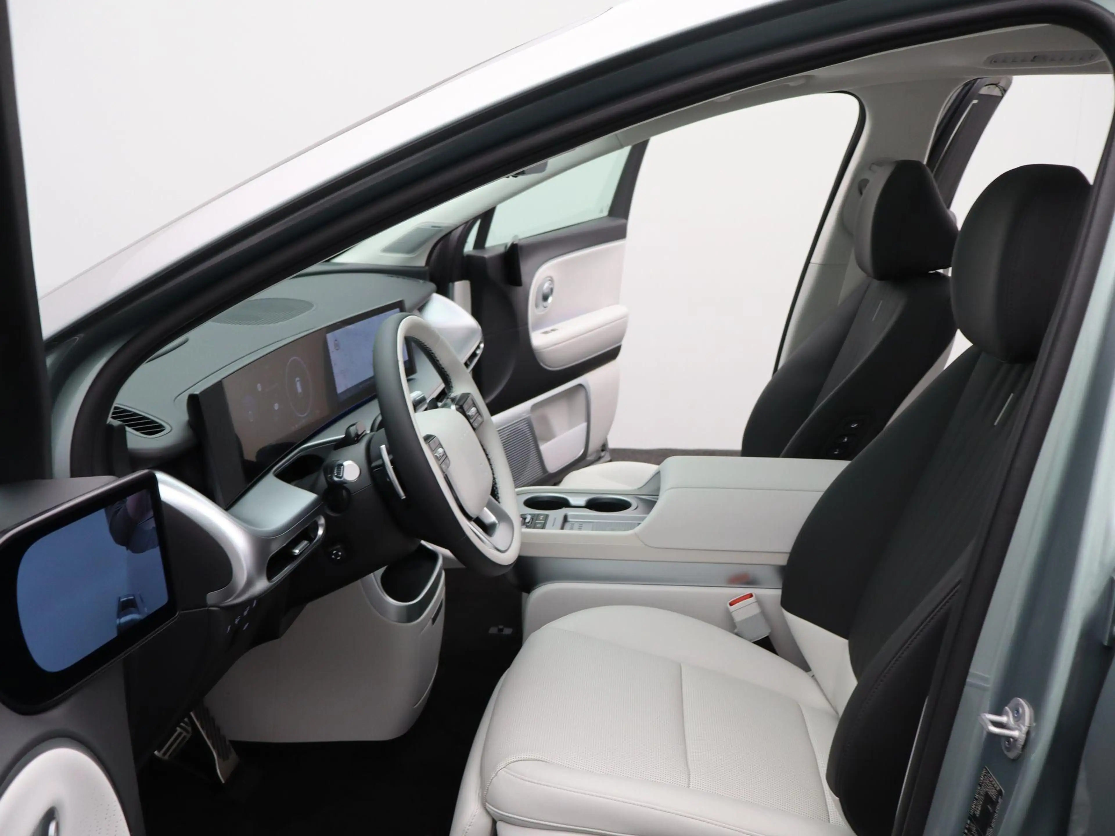 Hyundai IONIQ 9 Lounge AWD+ 6p. 110.3 kWh | Camerabeeld Buitenspie — photo 12
