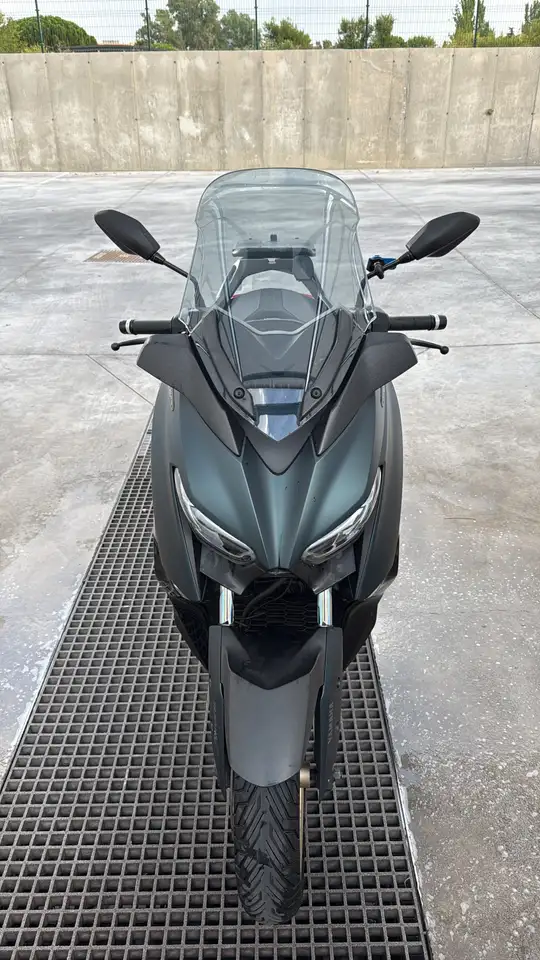 Yamaha X-Max 300