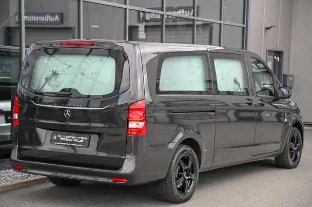 Mercedes-Benz Vito view 4