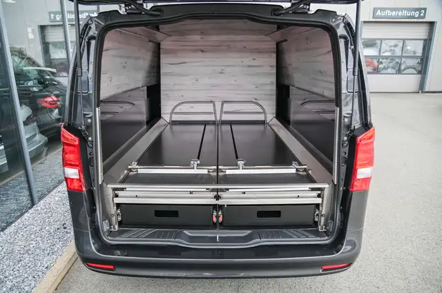 Mercedes-Benz Vito view 11
