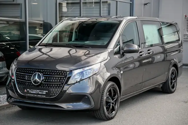 Mercedes-Benz Vito view 2