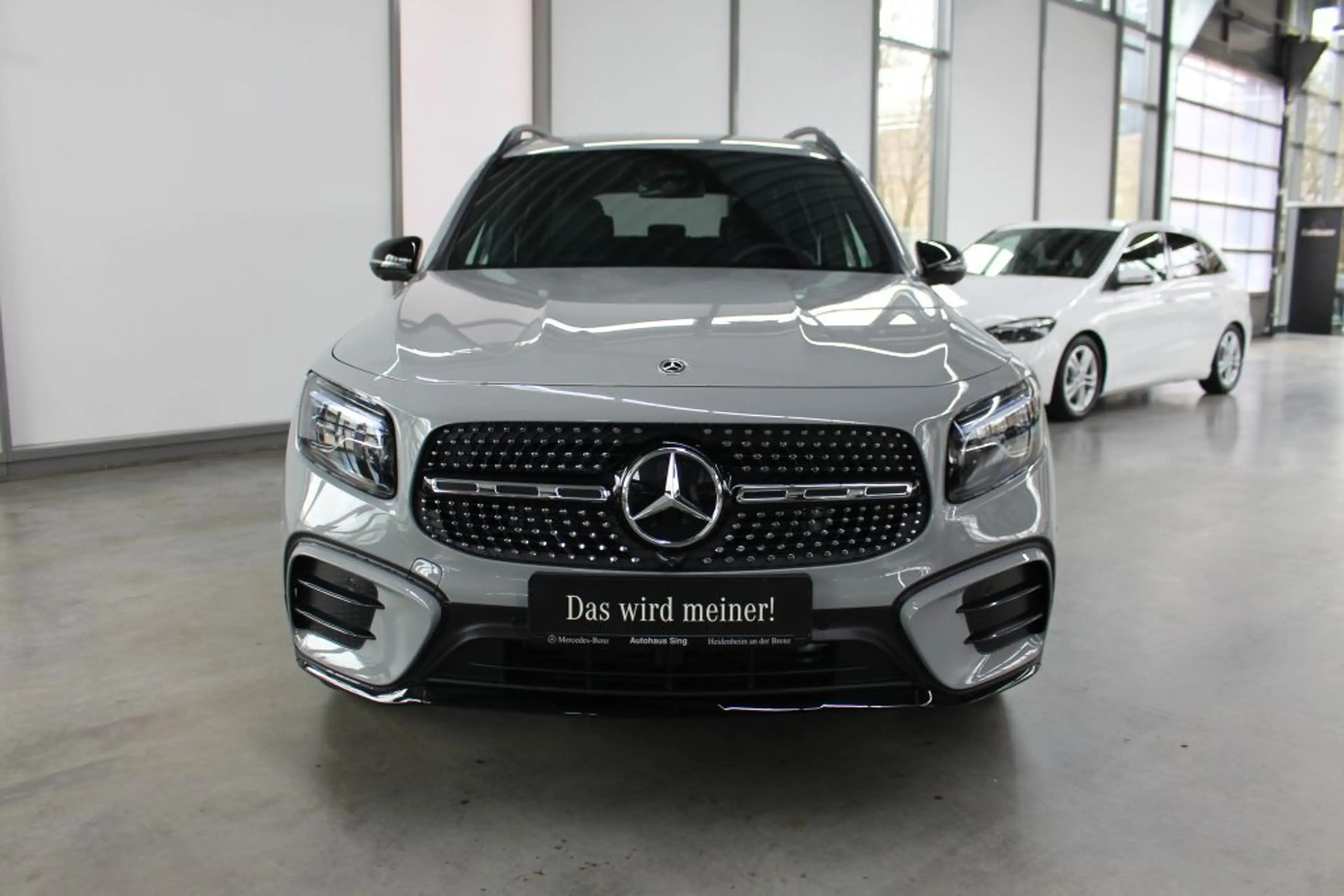 Mercedes-Benz GLB 200 d 4M AMG NIGHT 360 Kamera MULTIBEAM AHK — photo 2