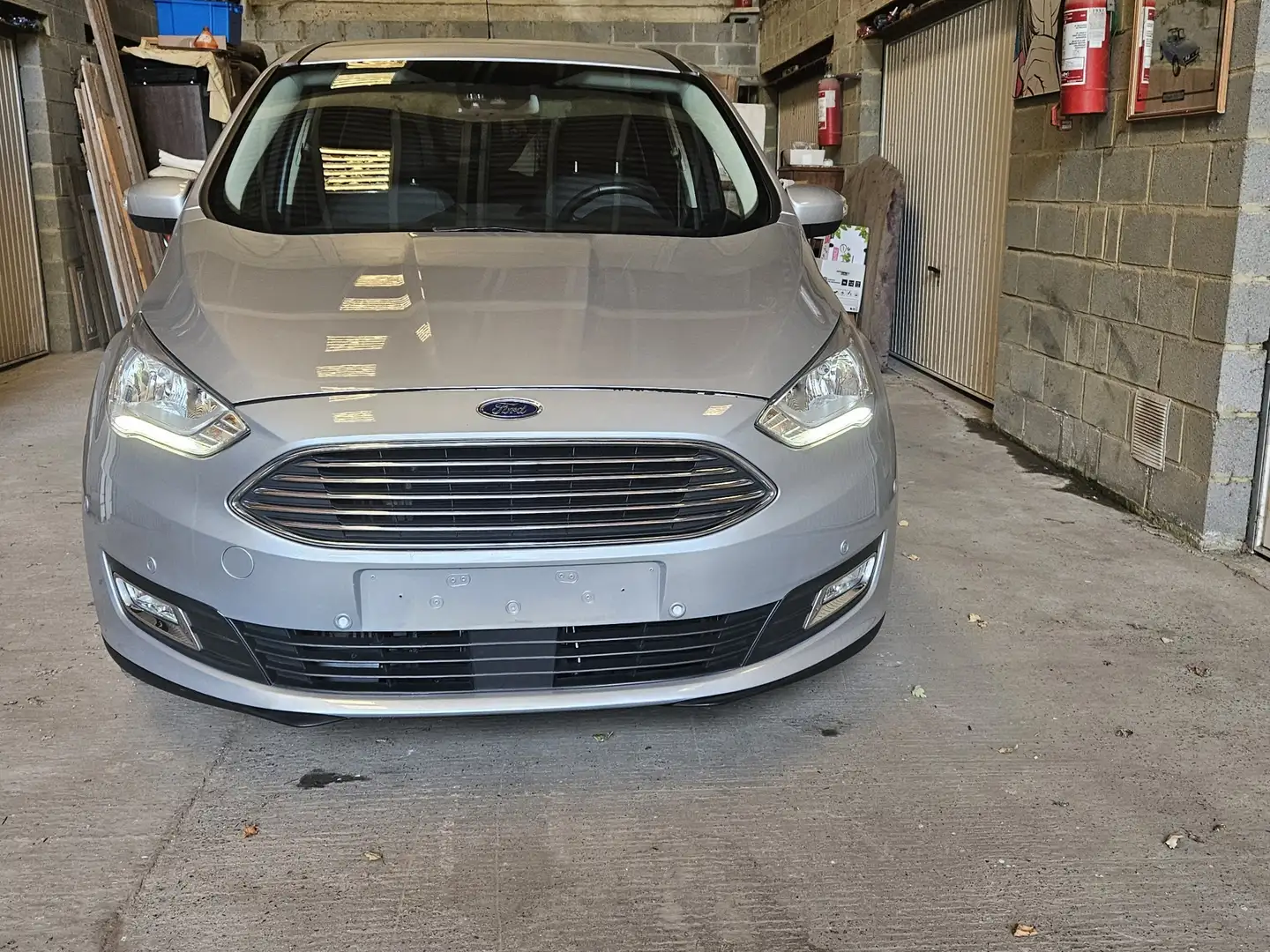 Ford Grand C-Max 1.5 TDCi Business Class PowerSh.(EU6.2) Grijs - 1