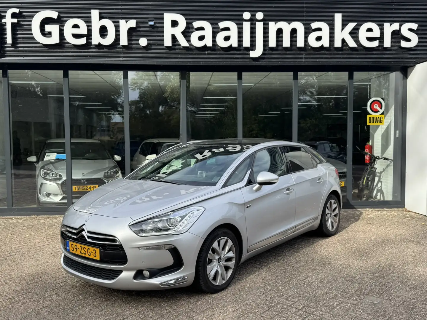 Citroen DS5 2.0 HDi Chic*Panoramadak*Navigatie*EXPORTPRIJS* Grijs - 1