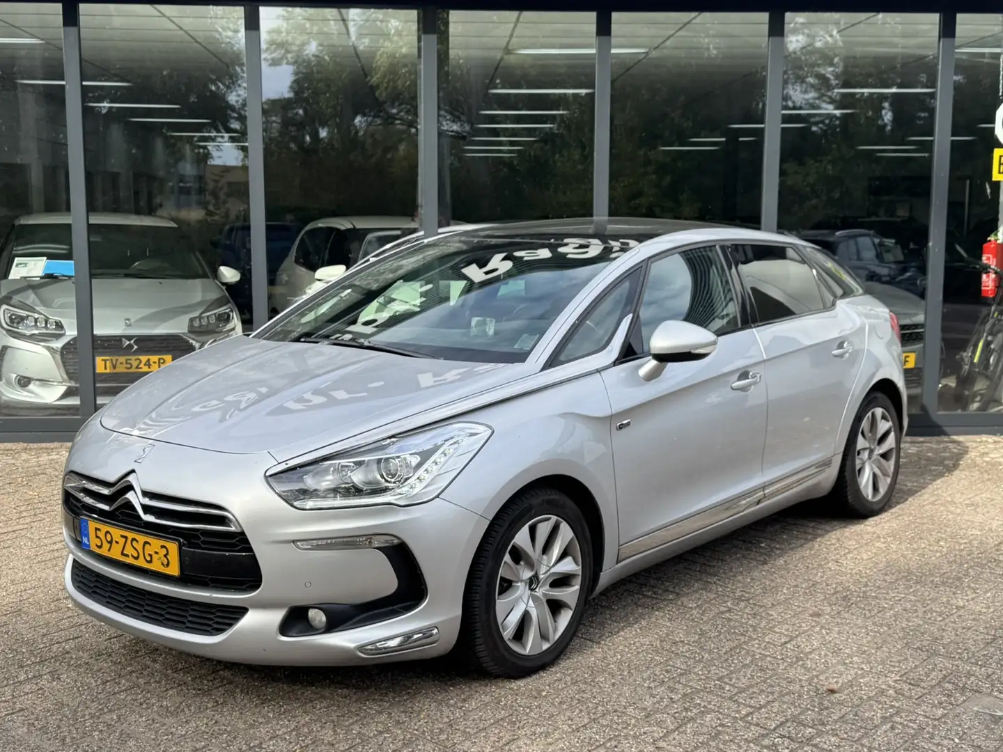 Citroen DS5 2.0 HDi Chic*Panoramadak*Navigatie*EXPORTPRIJS* Grijs - 2