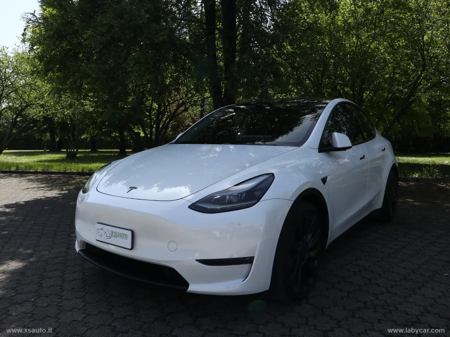 Tesla Model Y Performance AWD Blanc - 1