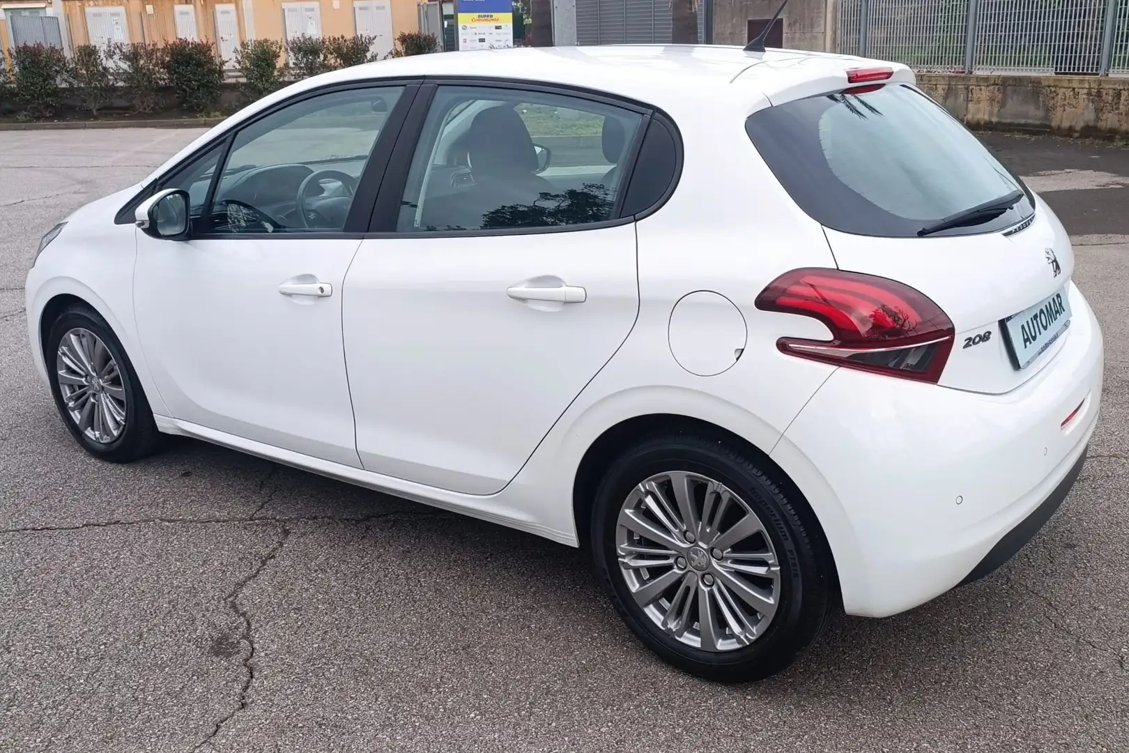 Peugeot 208 208 5p 1.6 bluehdi Active 75cv Weiß - 2