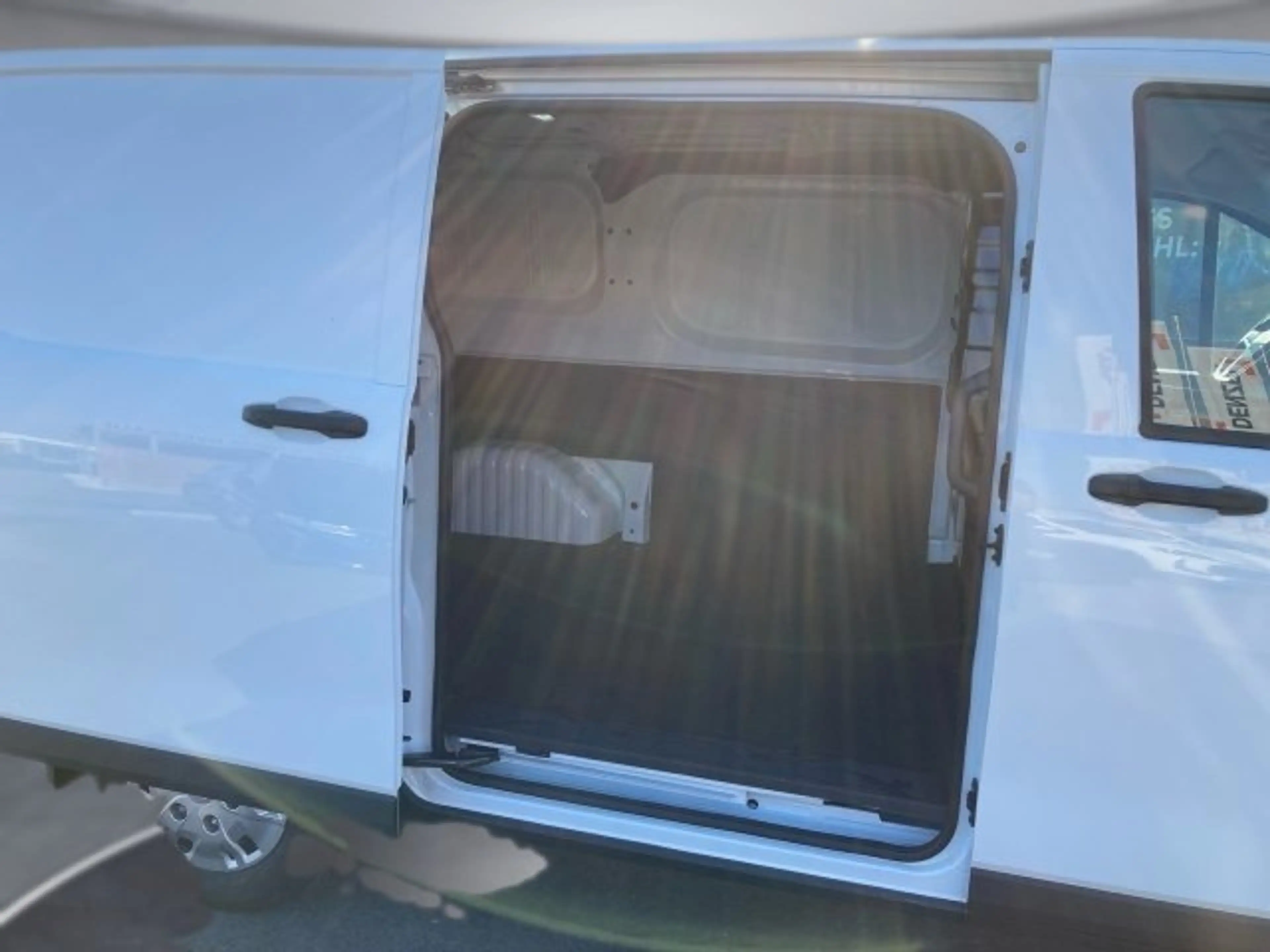 Maxus Deliver 9 DEL7 Deliver 7 L1H1 MY26 d7l1h1 — photo 12
