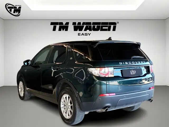 Land Rover Discovery Sport view 7