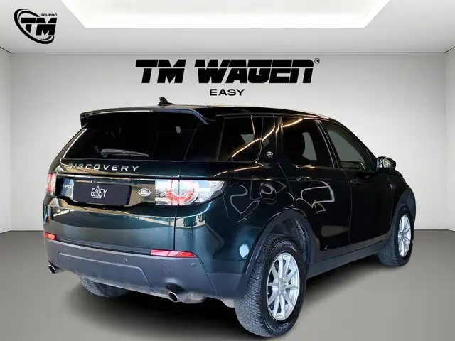Land Rover Discovery Sport view 5
