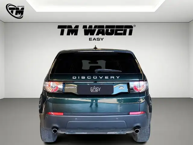 Land Rover Discovery Sport view 6