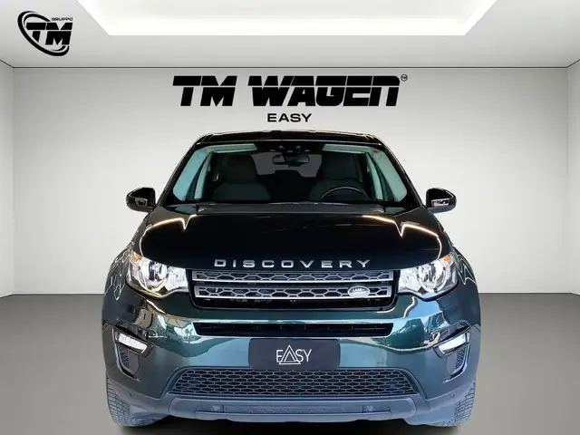 Land Rover Discovery Sport view 3