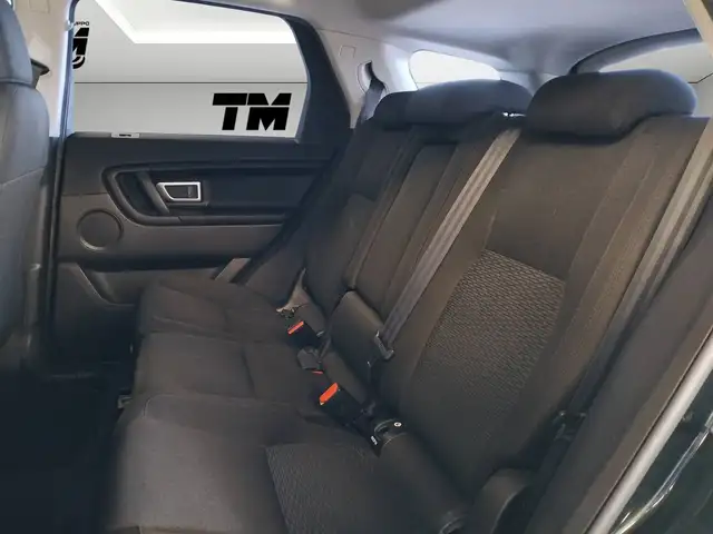 Land Rover Discovery Sport view 10