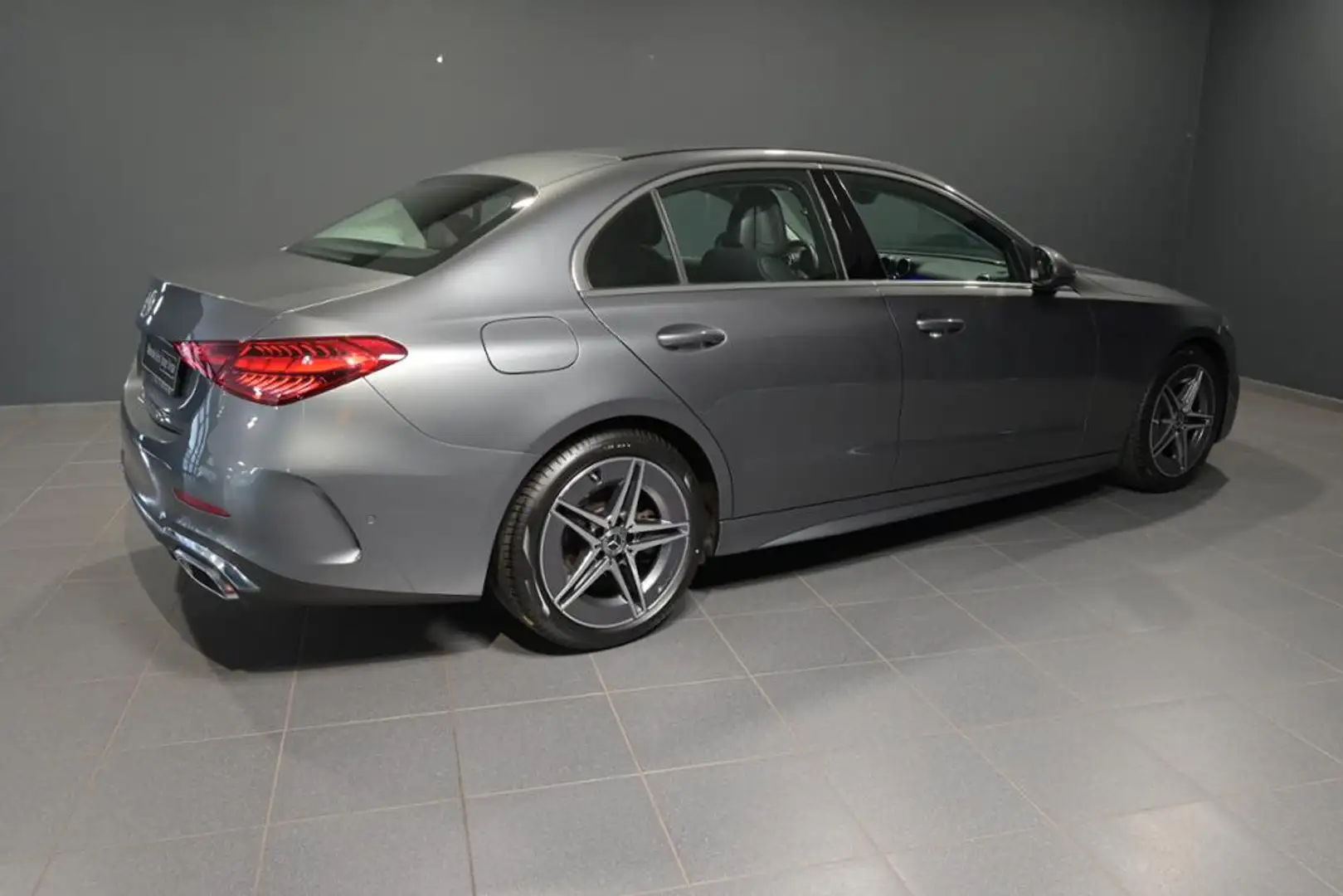 Mercedes-Benz C 200 AMG SpurW PDC SHZ LED LM SpurH Sport SD Grau - 2