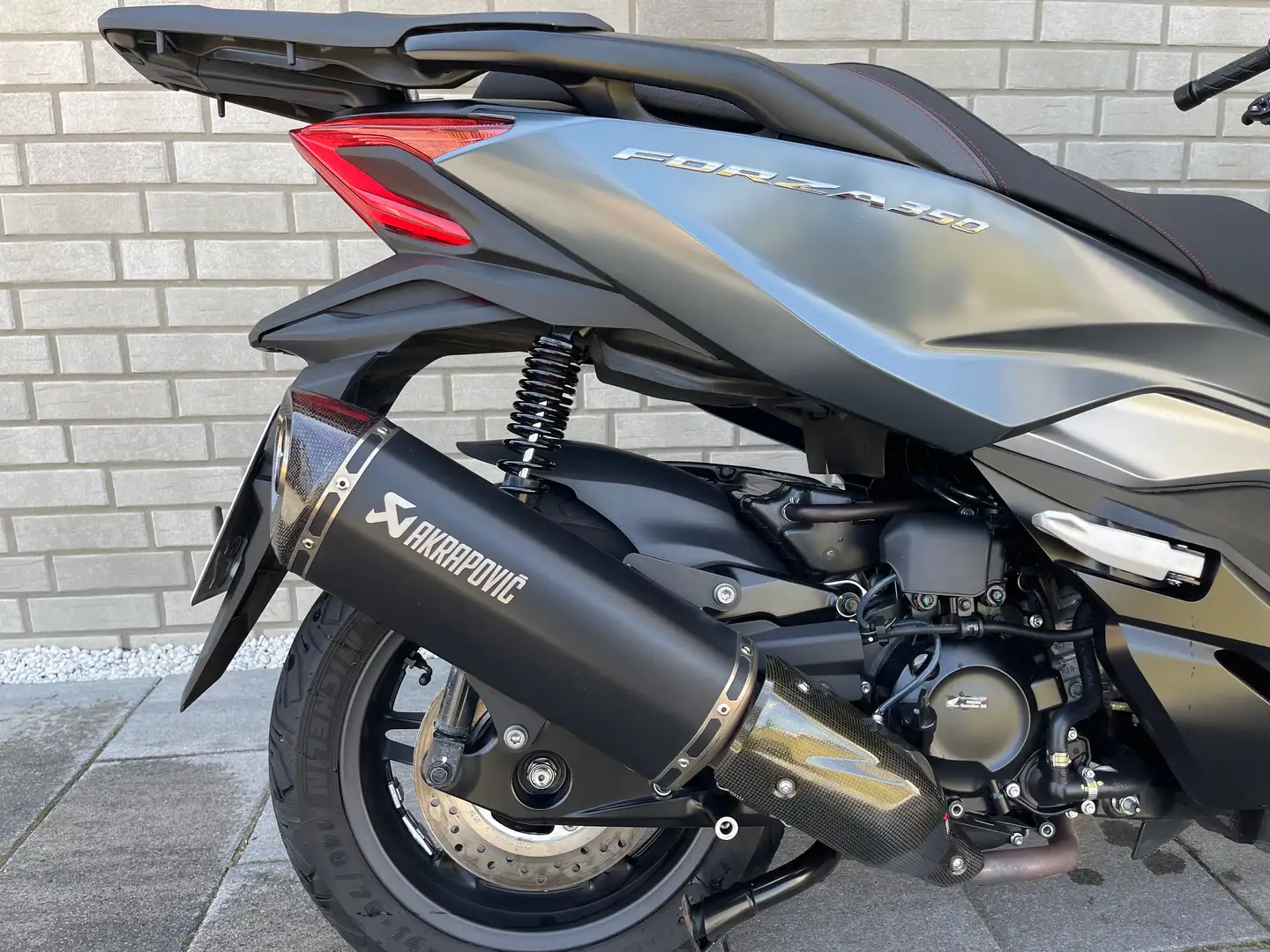 Honda Forza 350 Spezial Edition Akrapovic Szary - 2