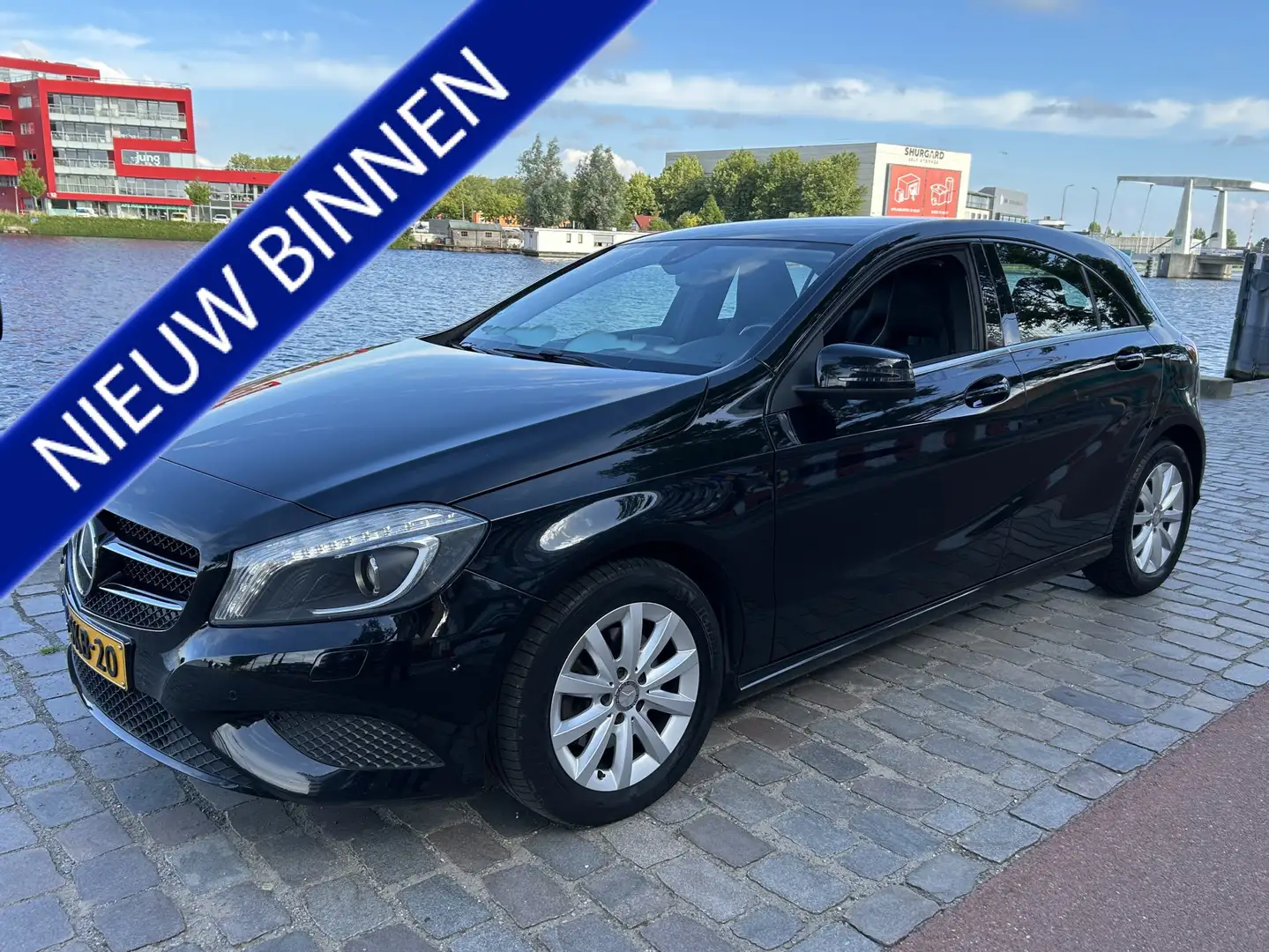Mercedes-Benz A 180 Ambition Automaat Navi Airco/ecc Zwart - 1