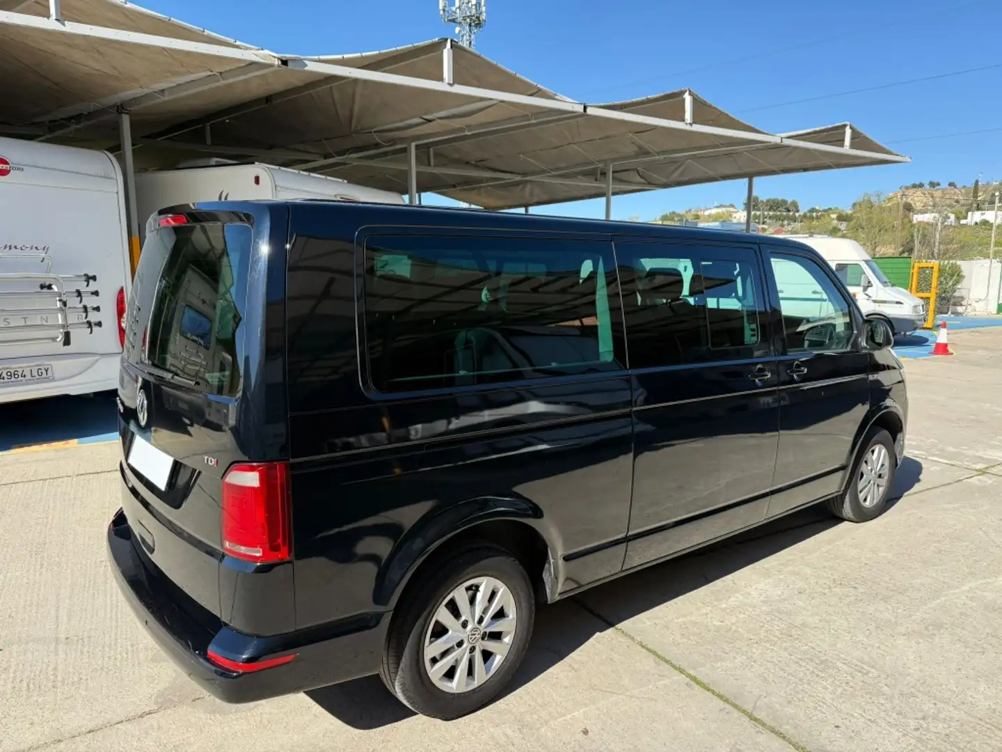 Volkswagen T5 Caravelle 2.0 TDi Negro - 2