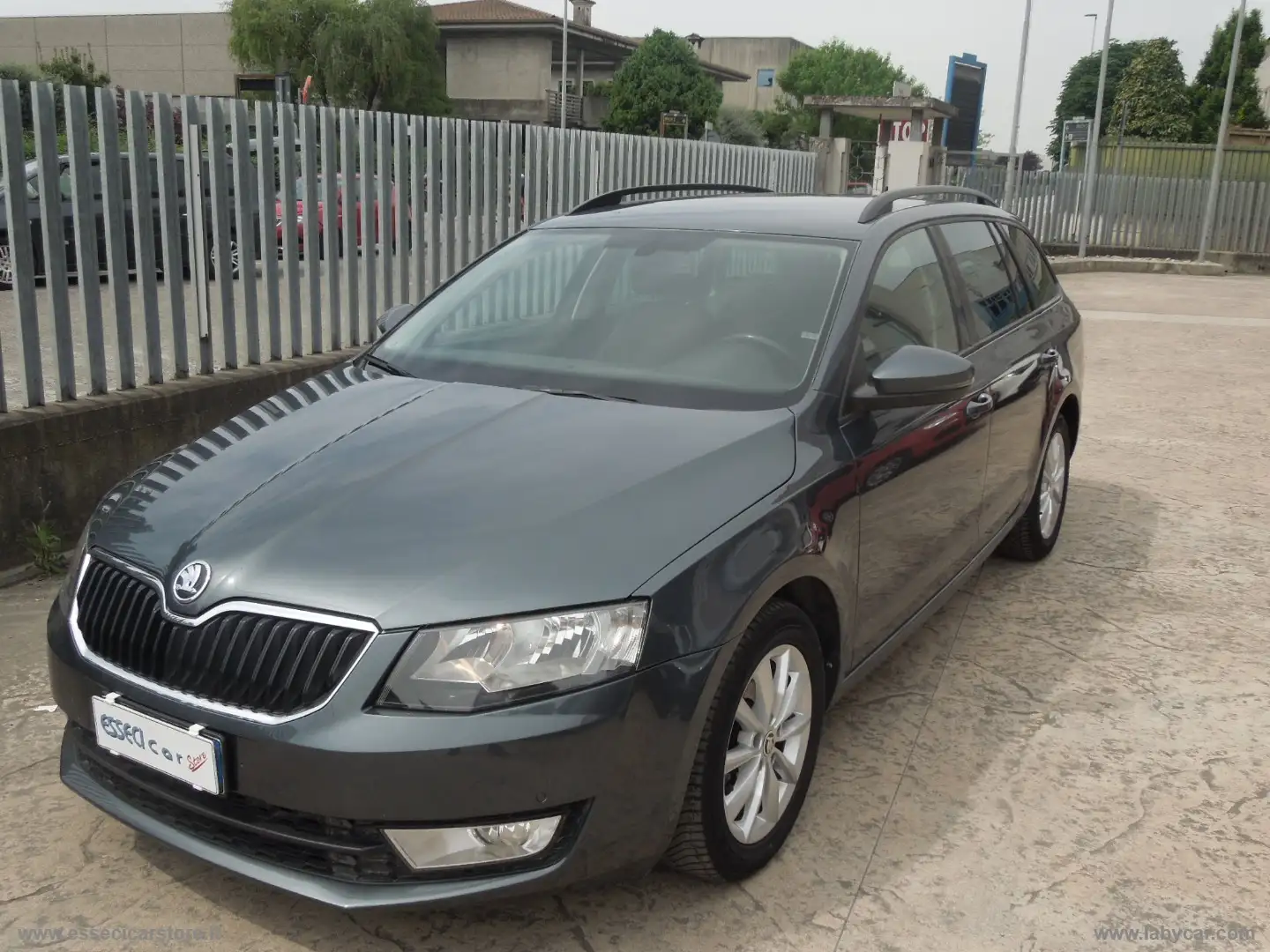 Skoda Octavia 2.0 TDI CR DSG Executive Argintiu - 2