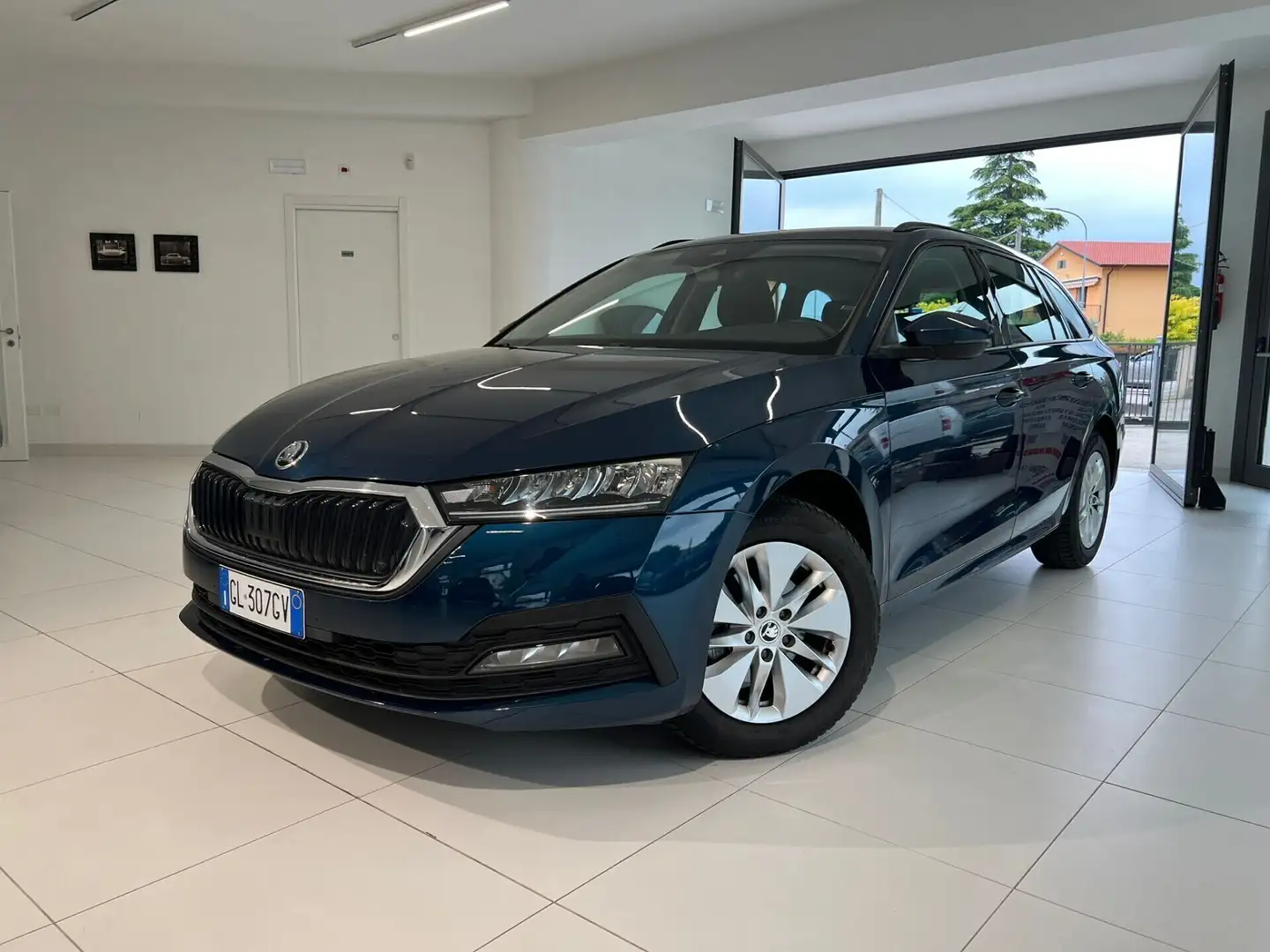 Skoda Octavia 2.0 TDI EVO SCR DSG Ambition Bleu - 2