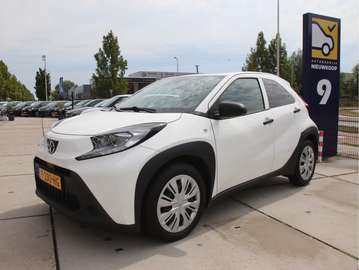 1.0 VVT-i Lane Assist, Carplay, Airco, NL-Auto, Cr