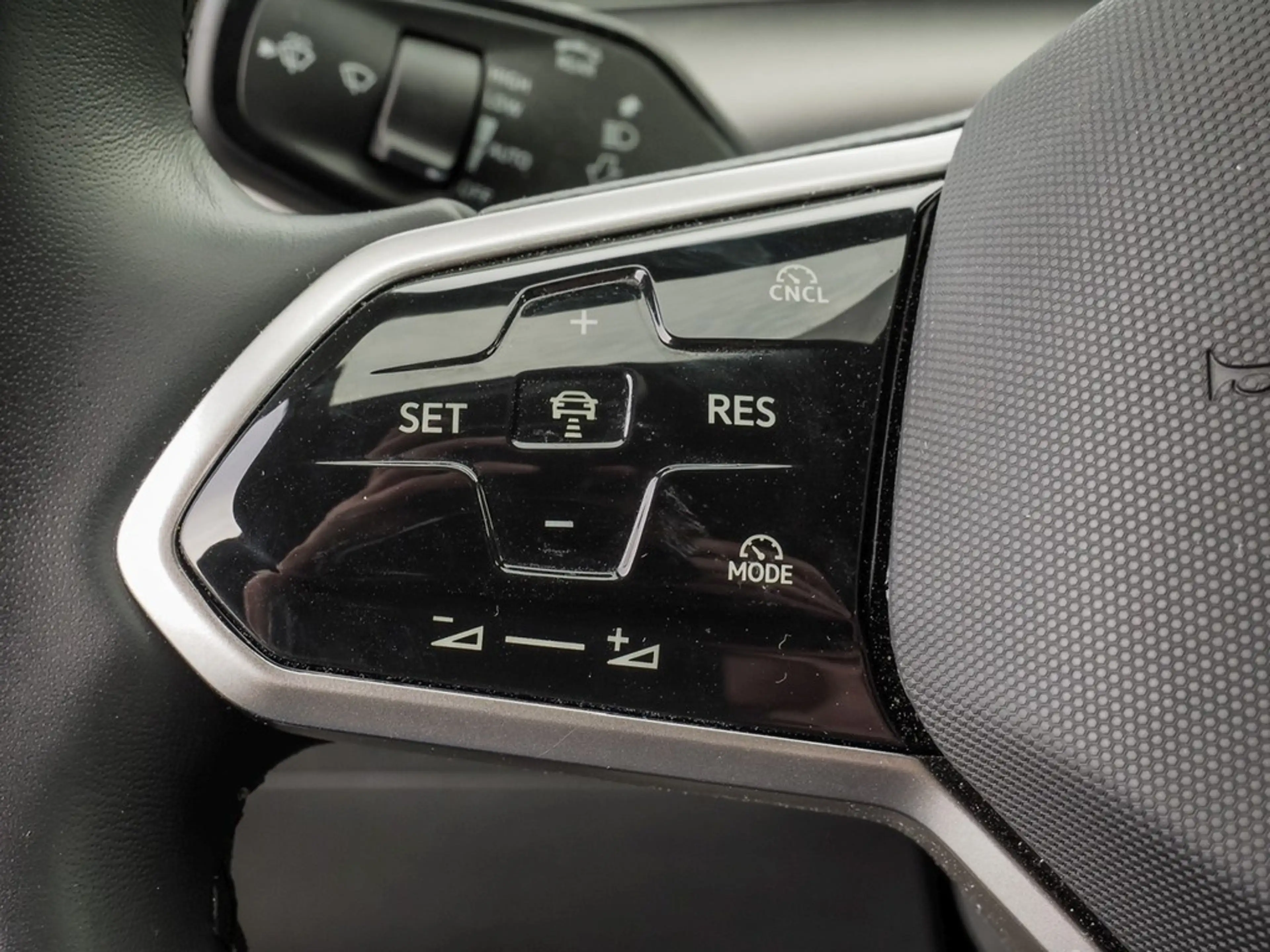 Volkswagen ID.7 Tourer Pro 210 kW 19" ACC AHK Navi SHZ 360° — photo 18