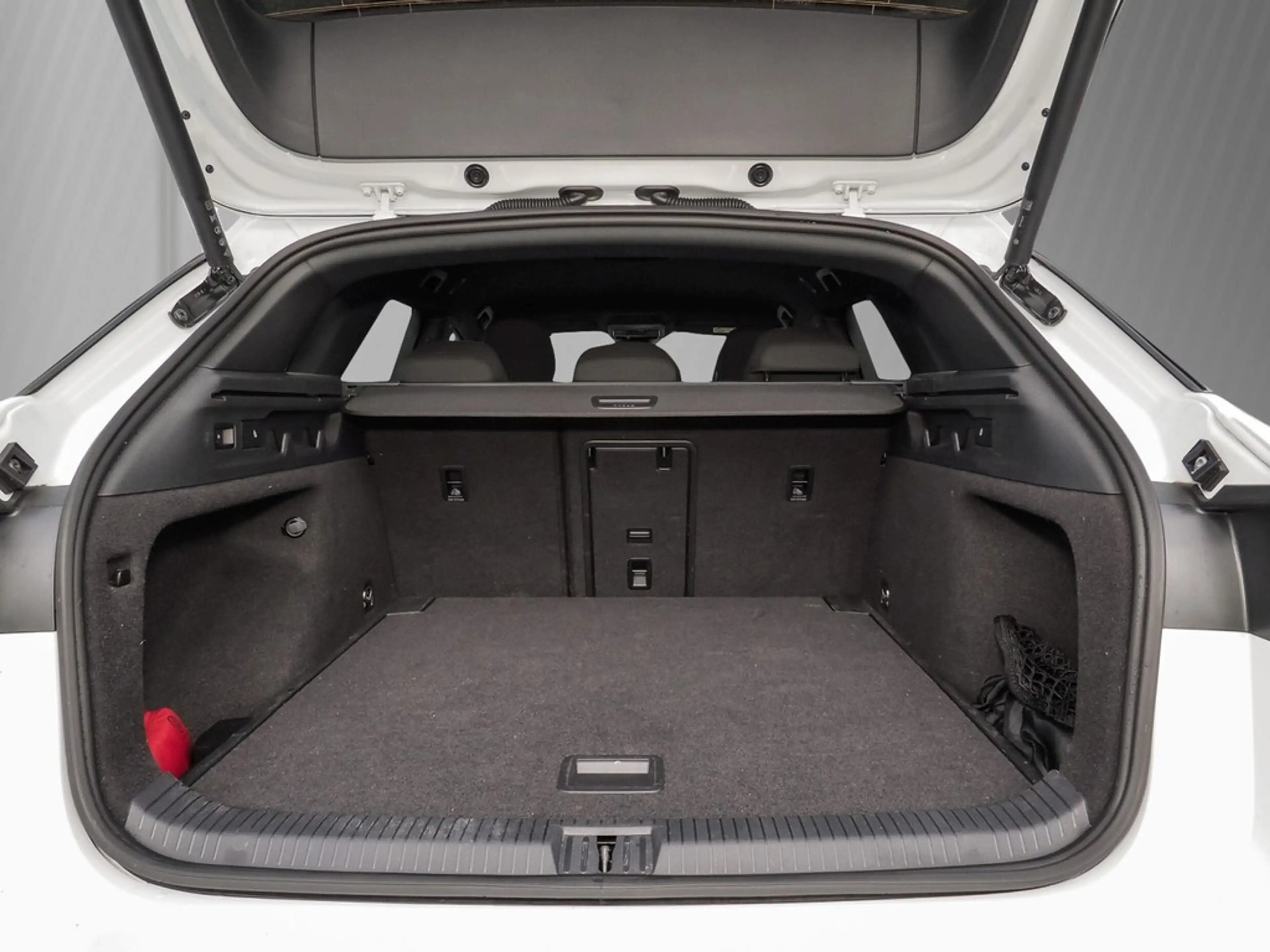 Volkswagen ID.7 Tourer Pro 210 kW 19" ACC AHK Navi SHZ 360° — photo 6